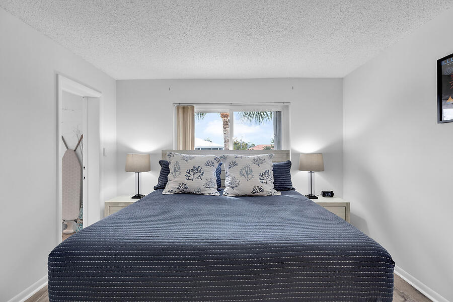 389 N Anglers Drive Unit: 206