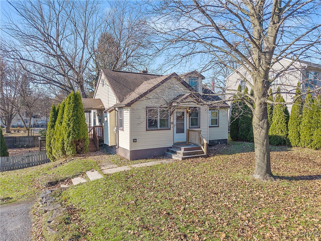 121 Gillespie Avenue