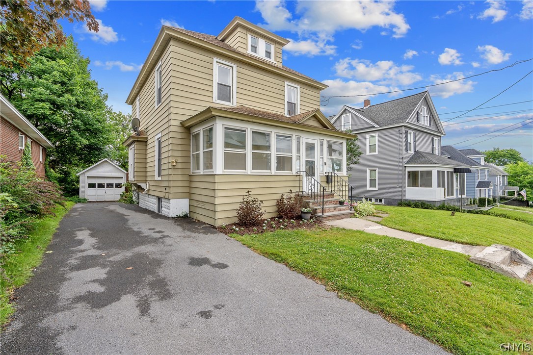 318 Lionel Avenue