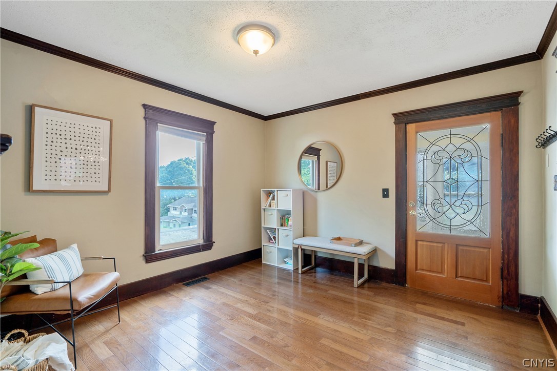 318 Lionel Avenue