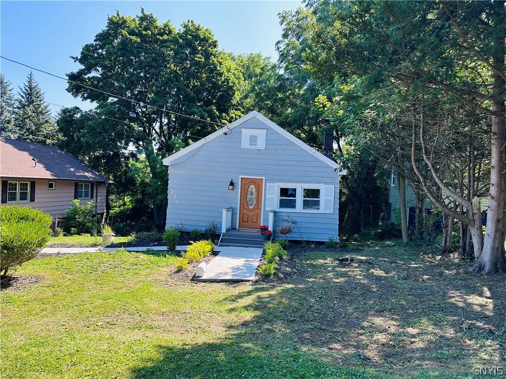 226 Mackay Avenue