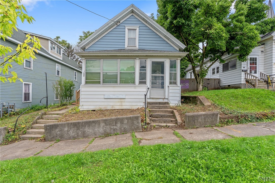 155 Sherwood Avenue