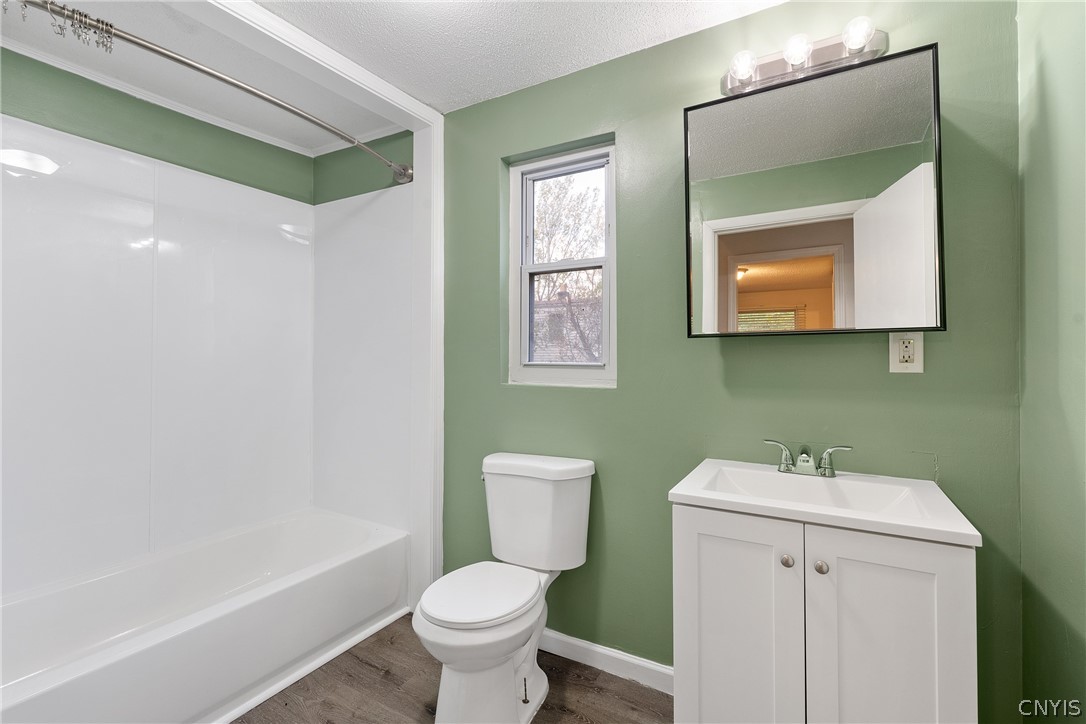 5064 Cedarvale Road