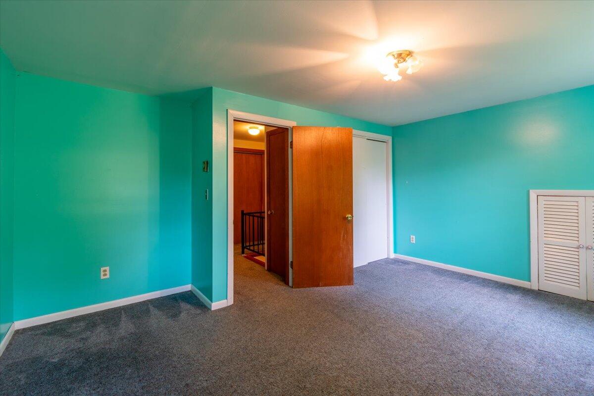 12 Oak Ridge Drive