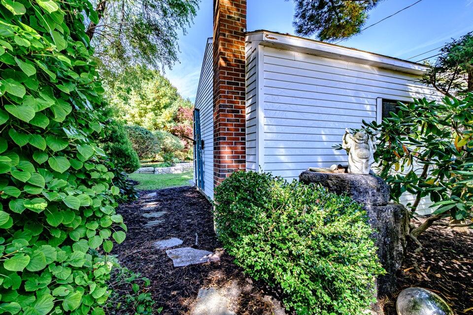 54 Hodgins Street