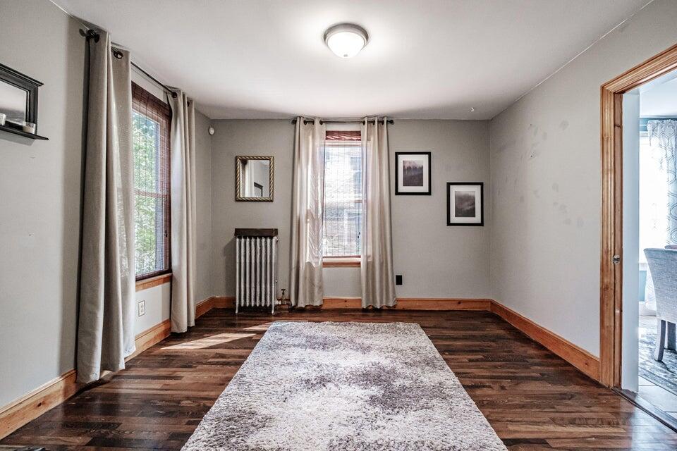 54 Hodgins Street