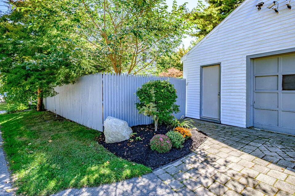 54 Hodgins Street