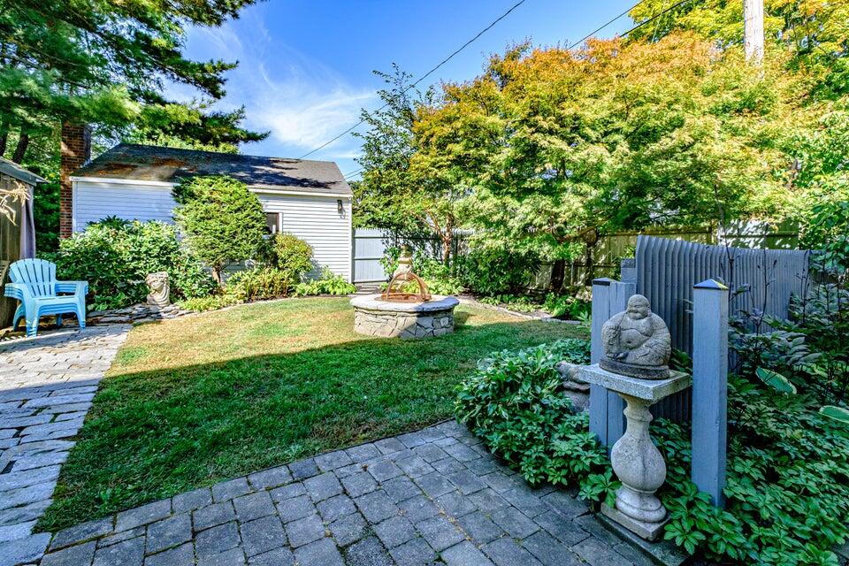 54 Hodgins Street