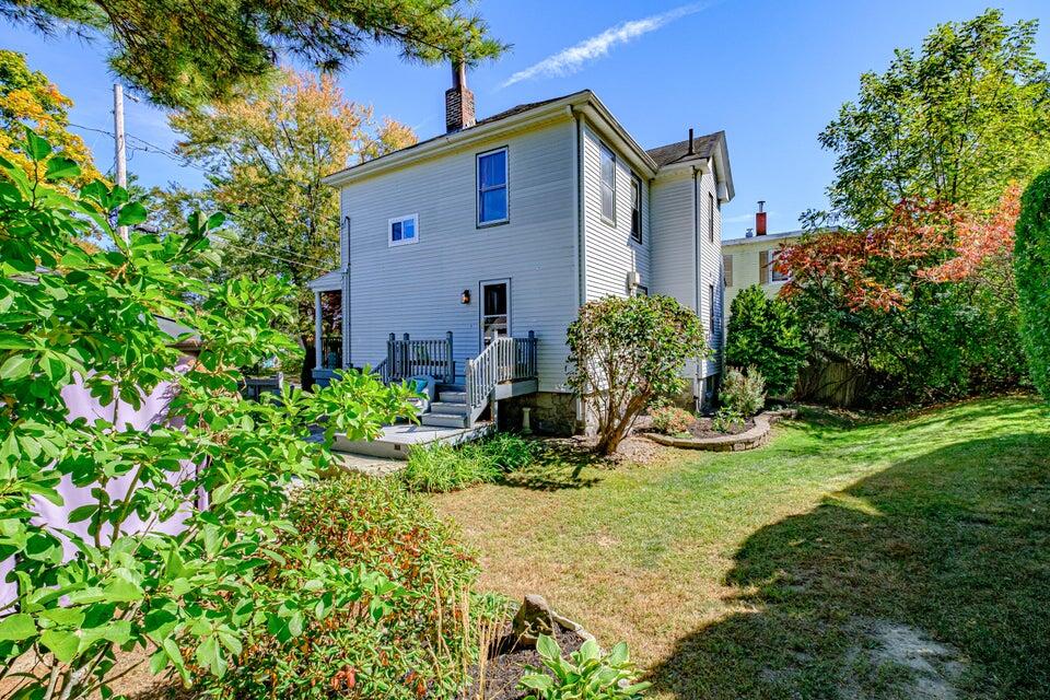 54 Hodgins Street