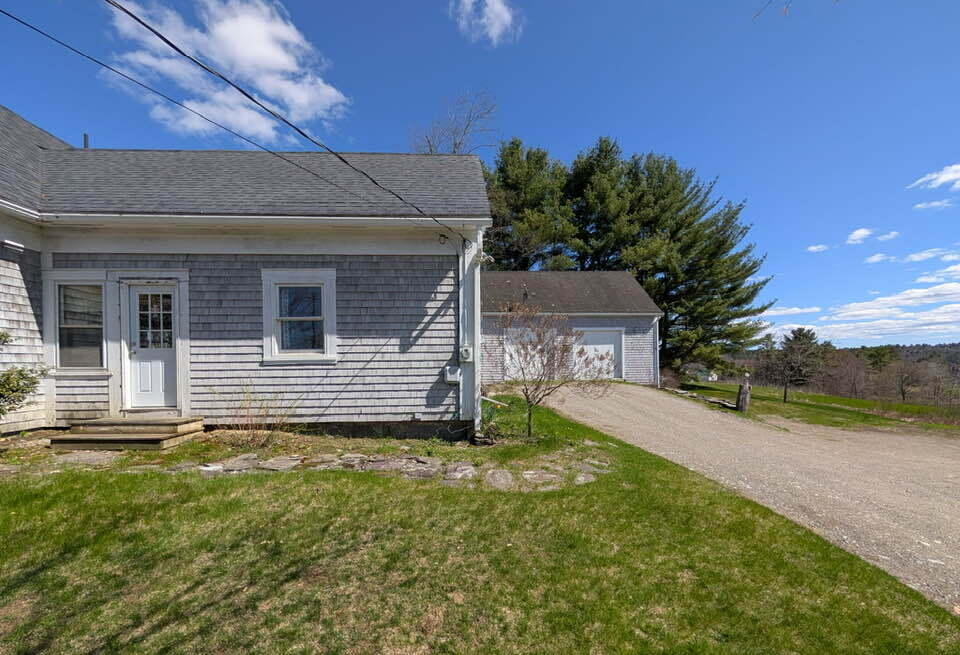 66 Village Street