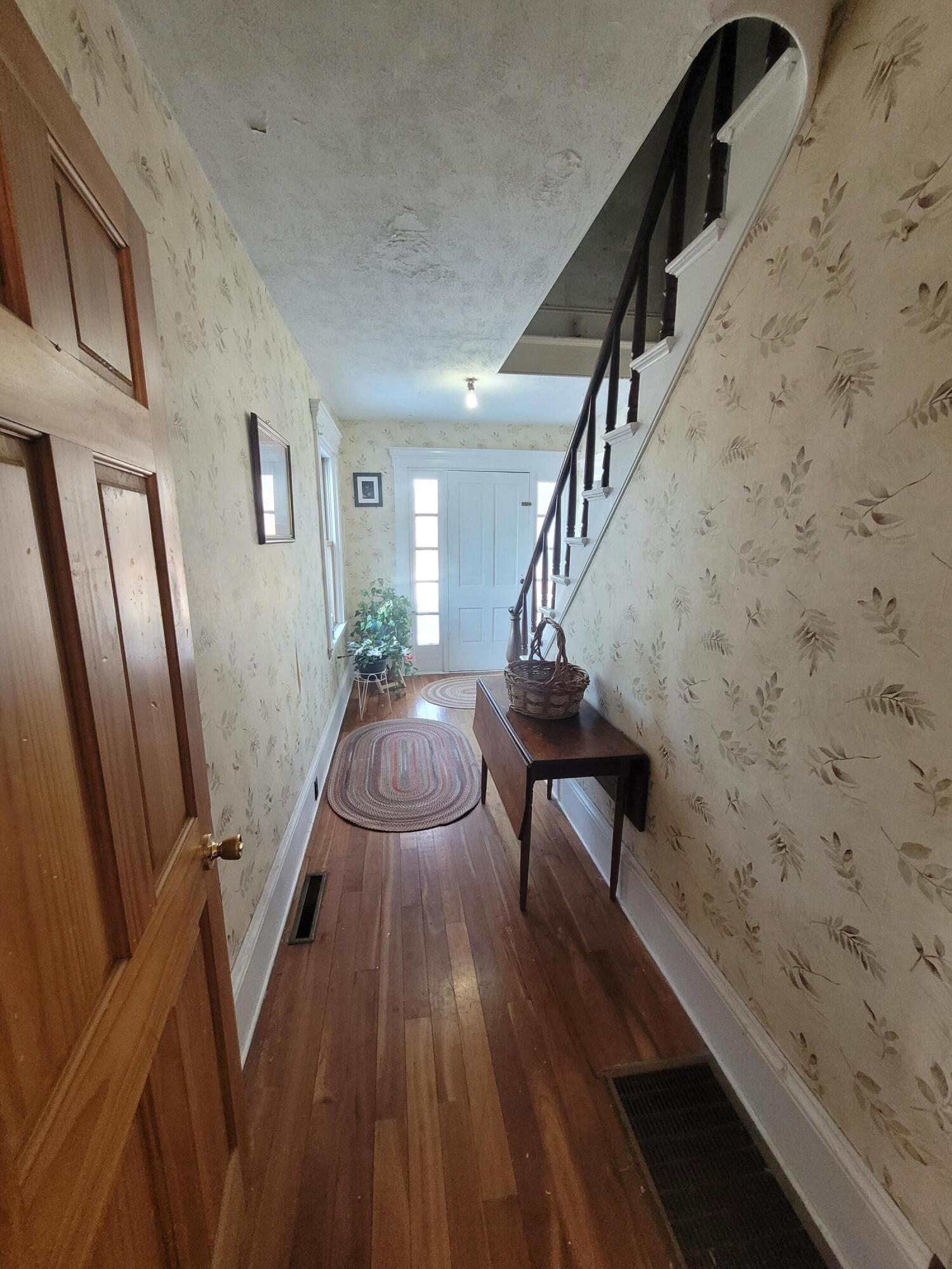 66 Village Street
