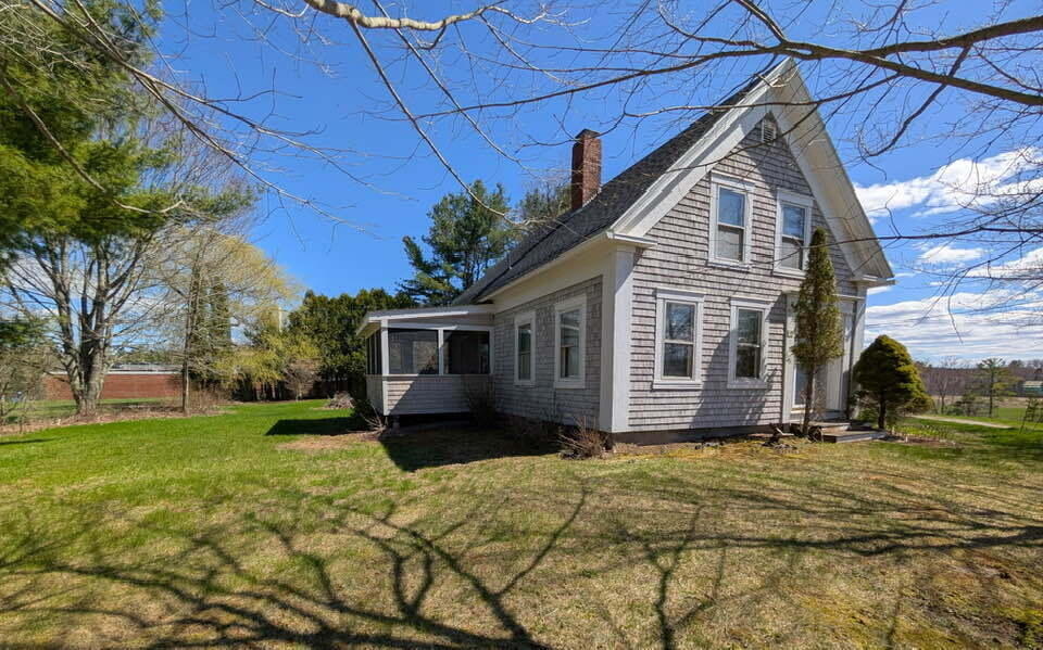 66 Village Street