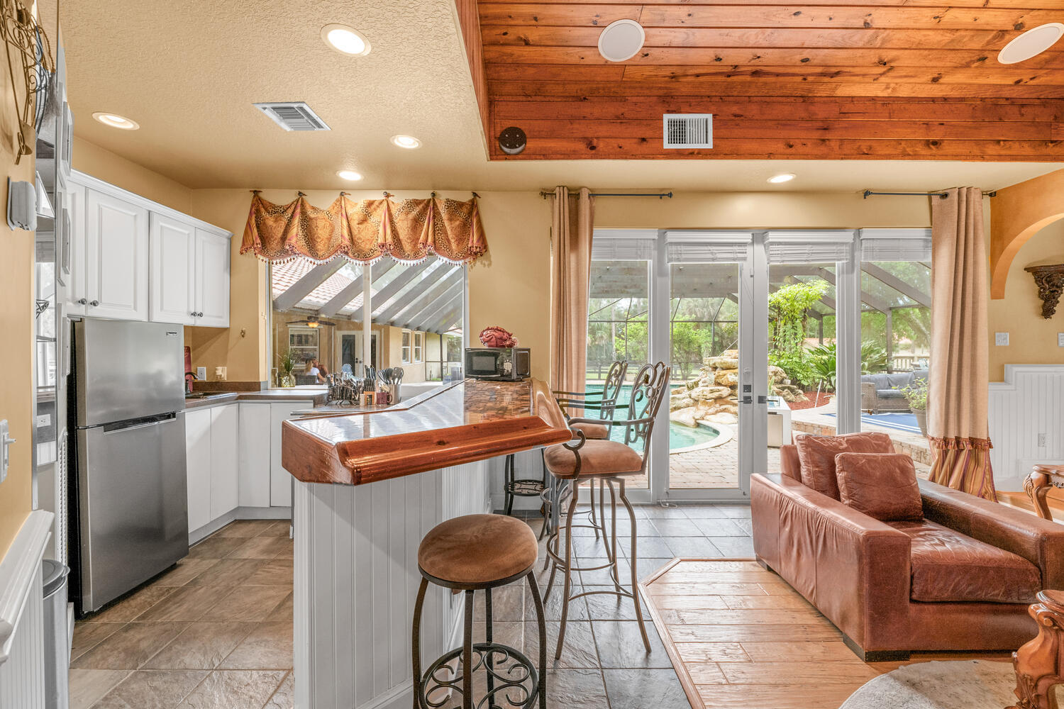 2559 Palm Deer Drive