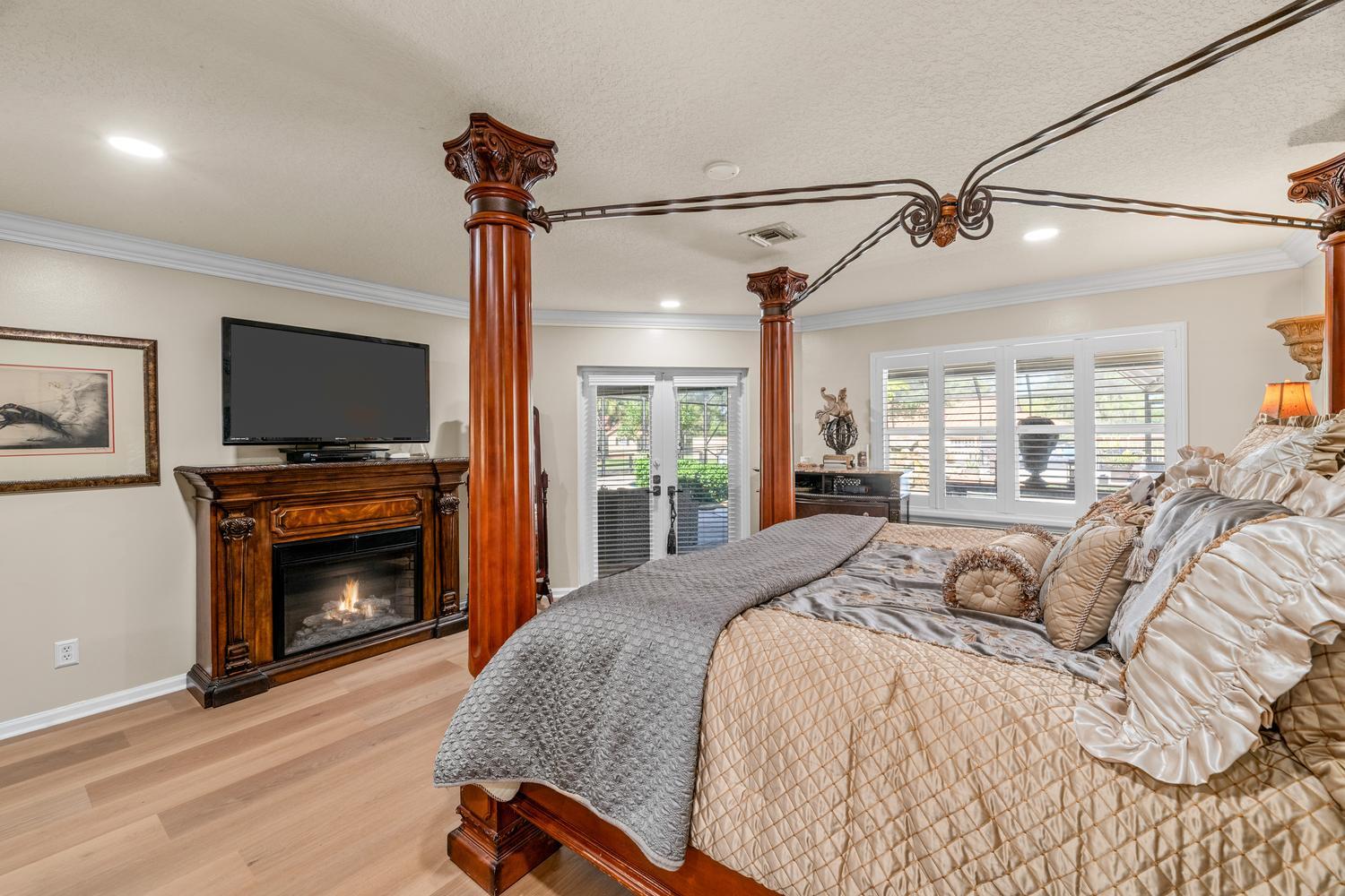 2559 Palm Deer Drive