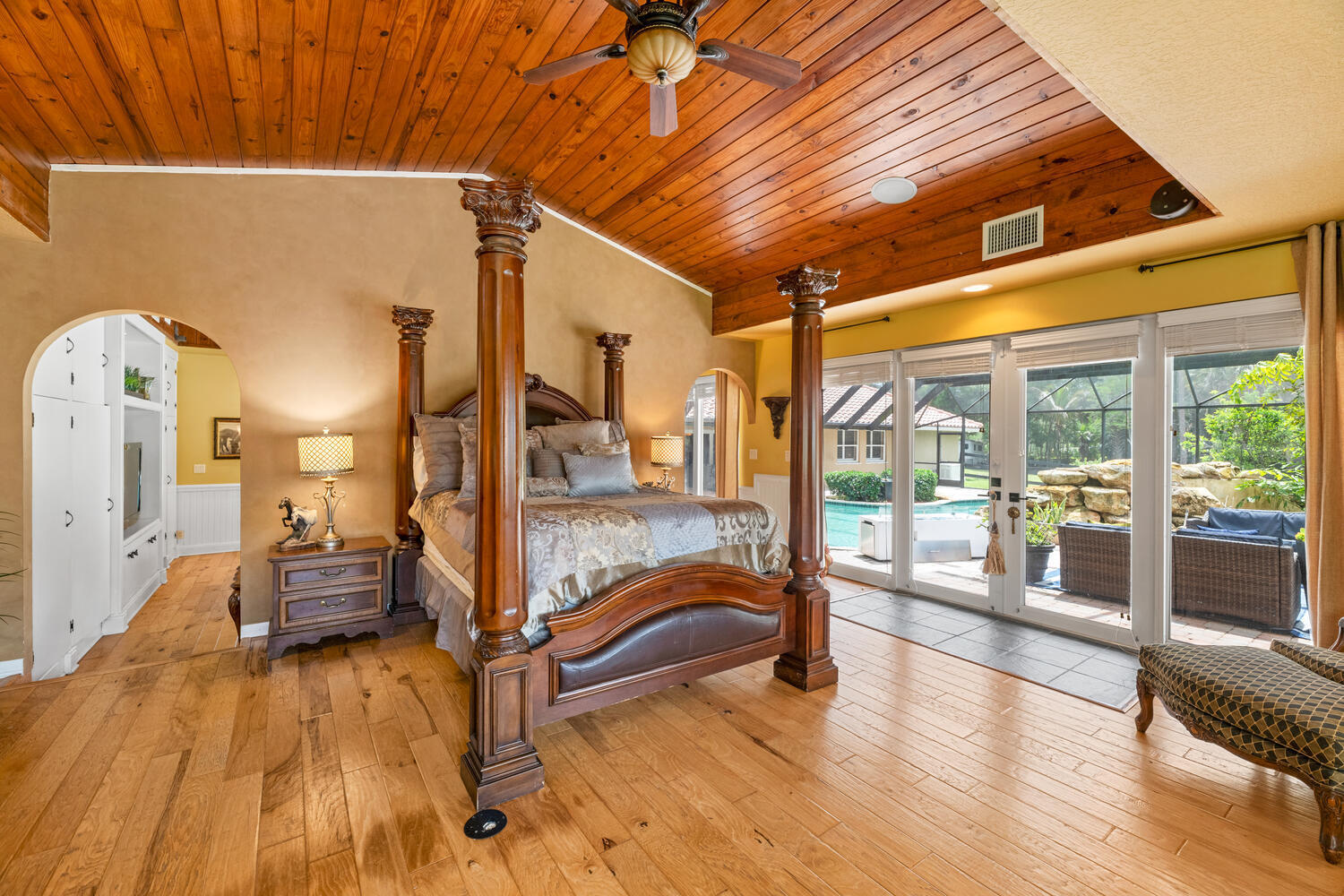 2559 Palm Deer Drive