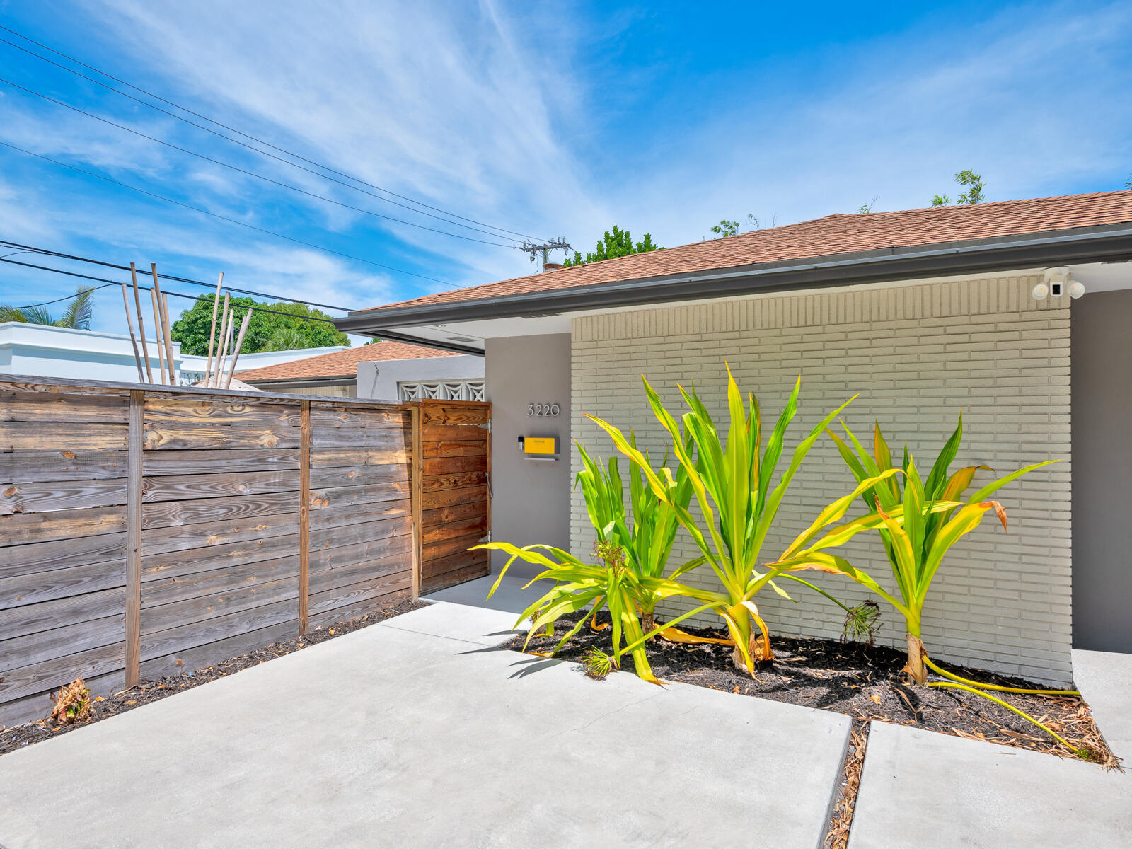 3220 S Olive Avenue