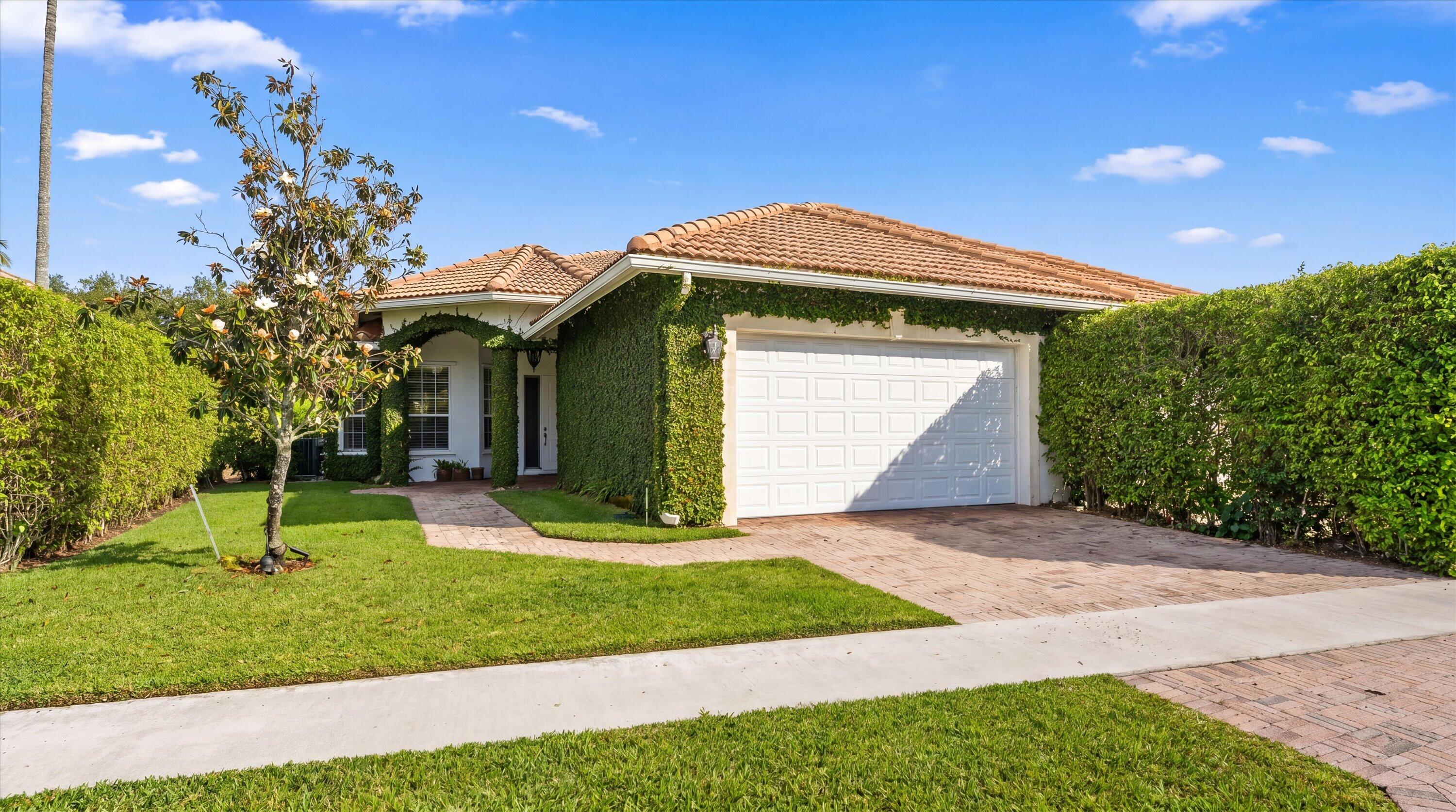 2920 Twin Oaks Way