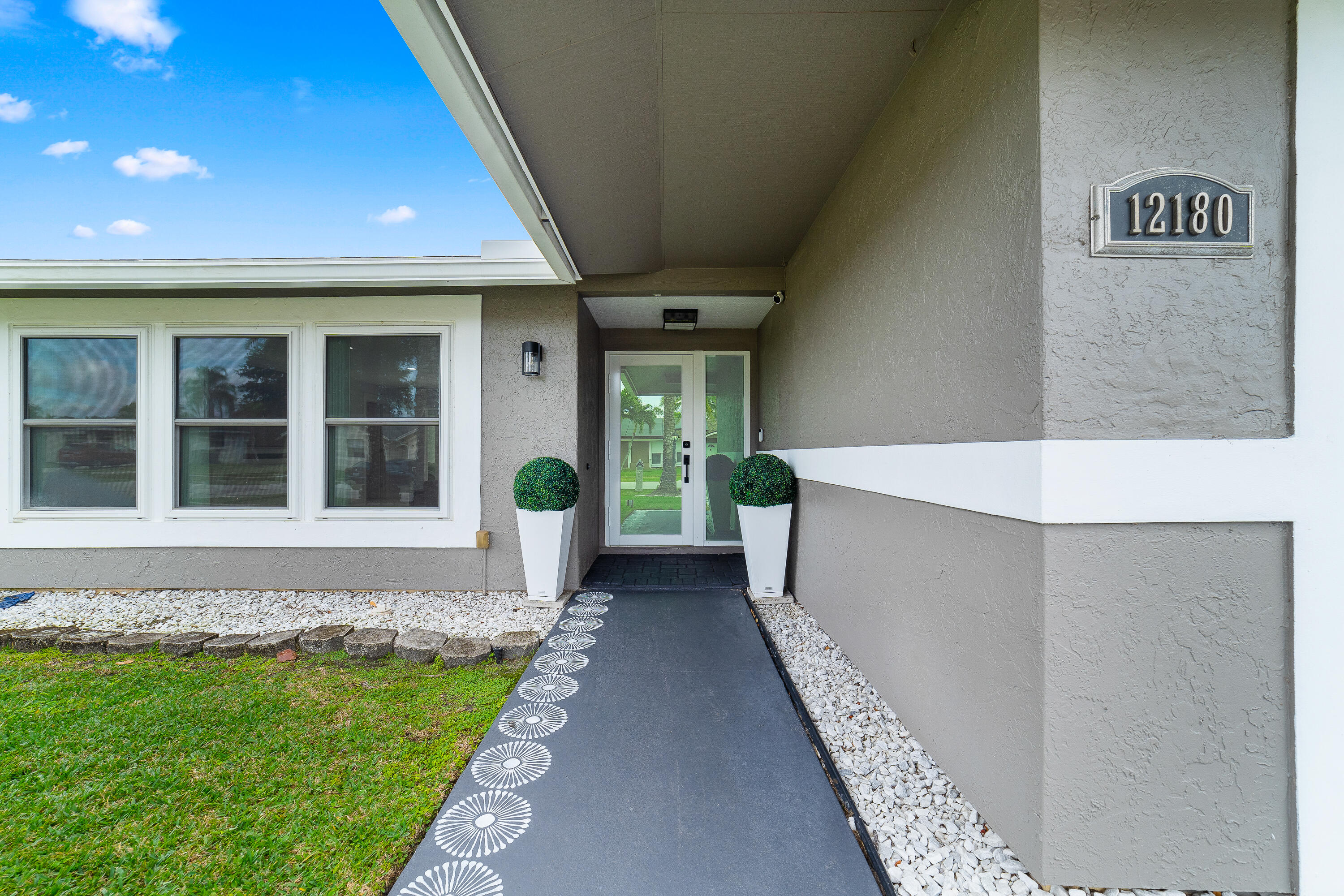 12180 Sugar Pine Trail