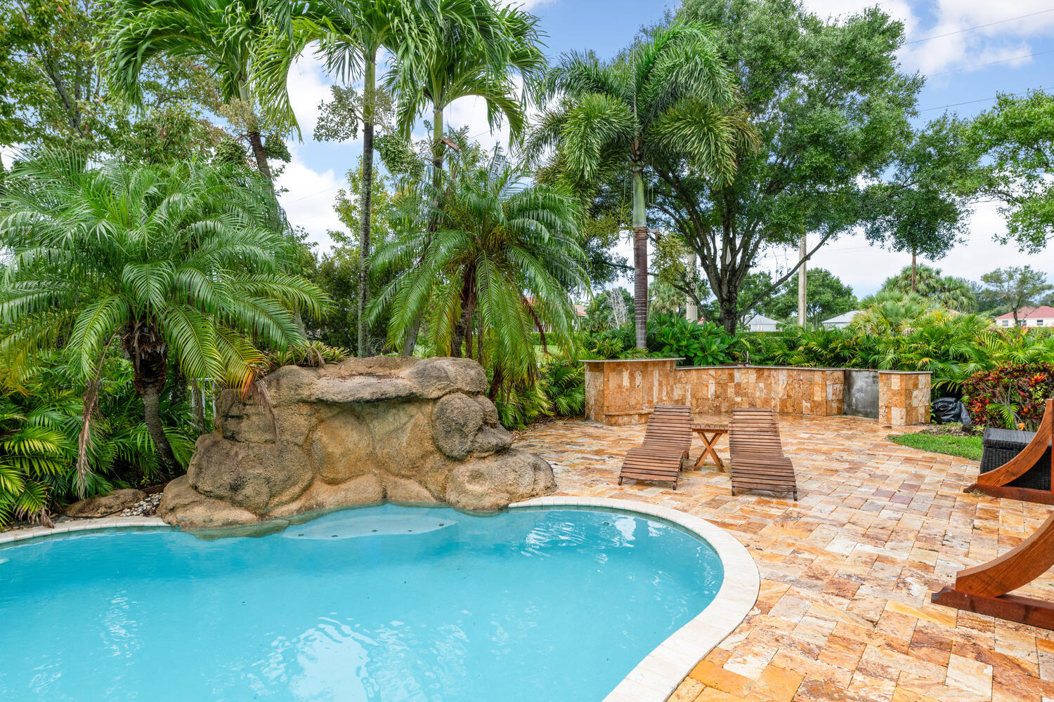 9241 Madewood Court