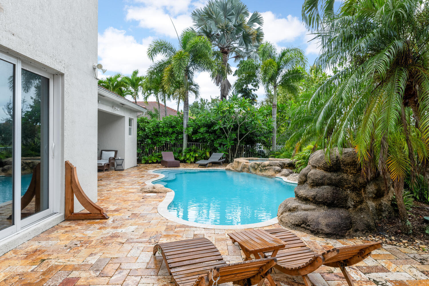 9241 Madewood Court