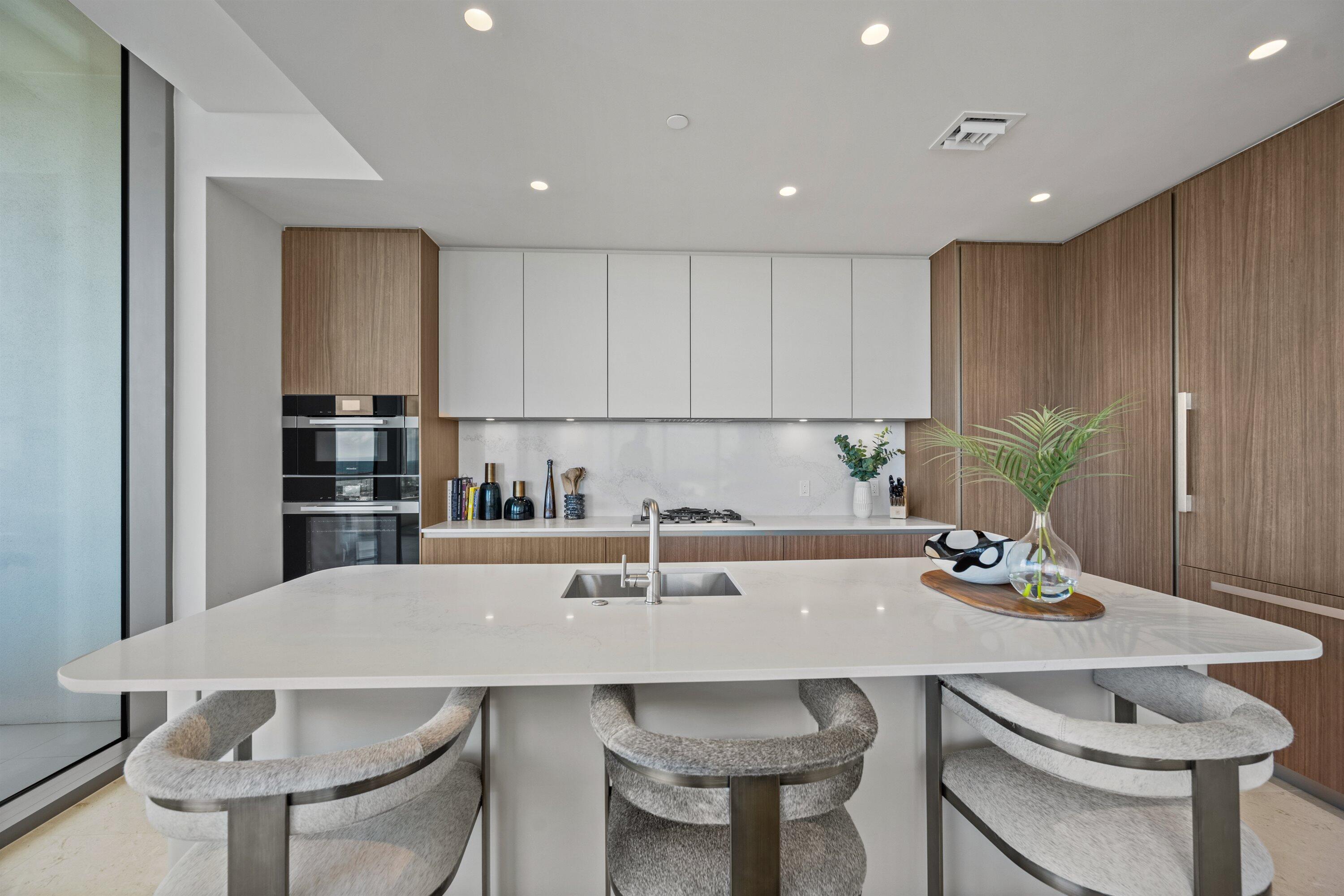 200 Arkona Court 2302