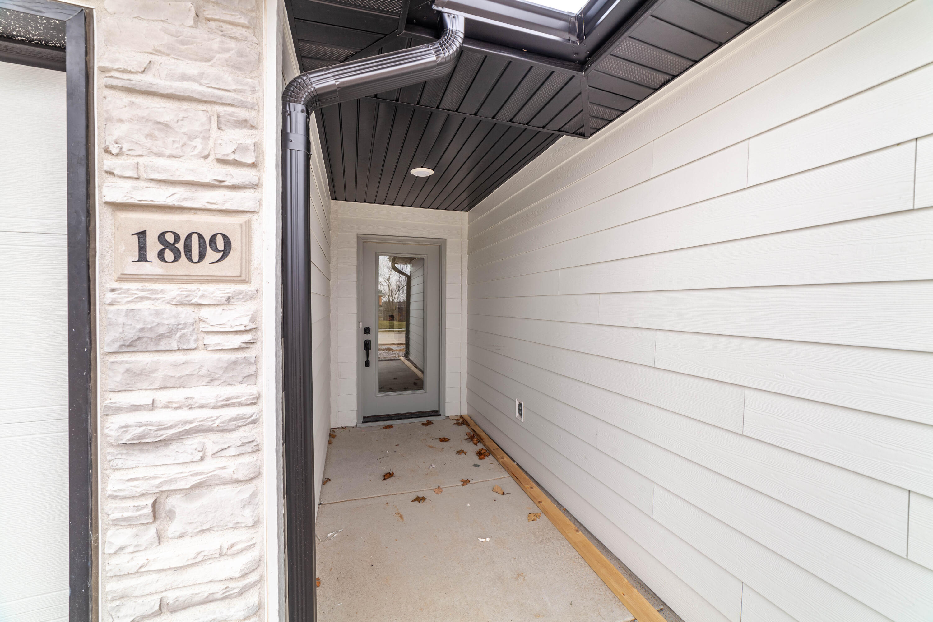 1809 STILLPOINT CT