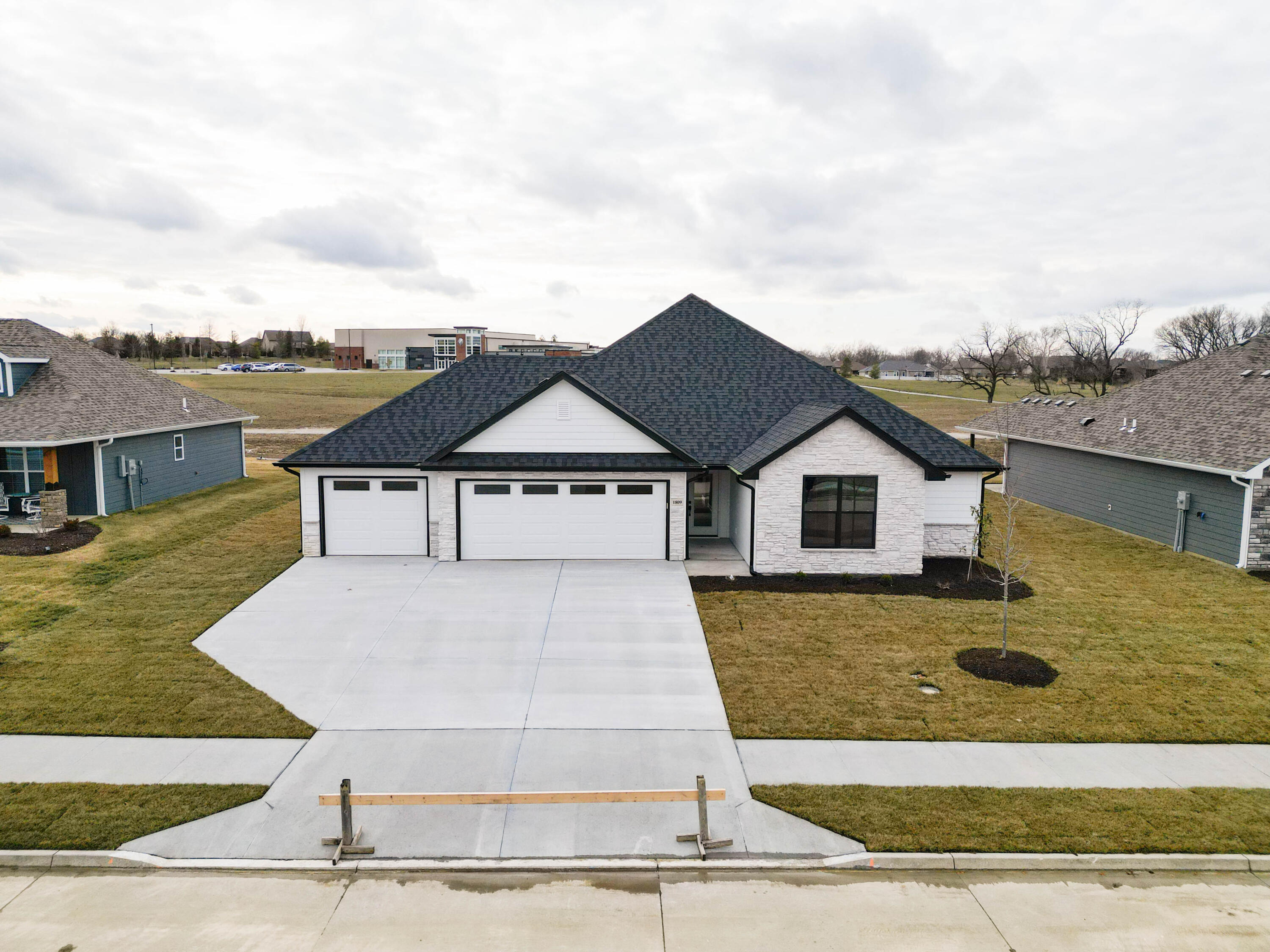 1809 STILLPOINT CT