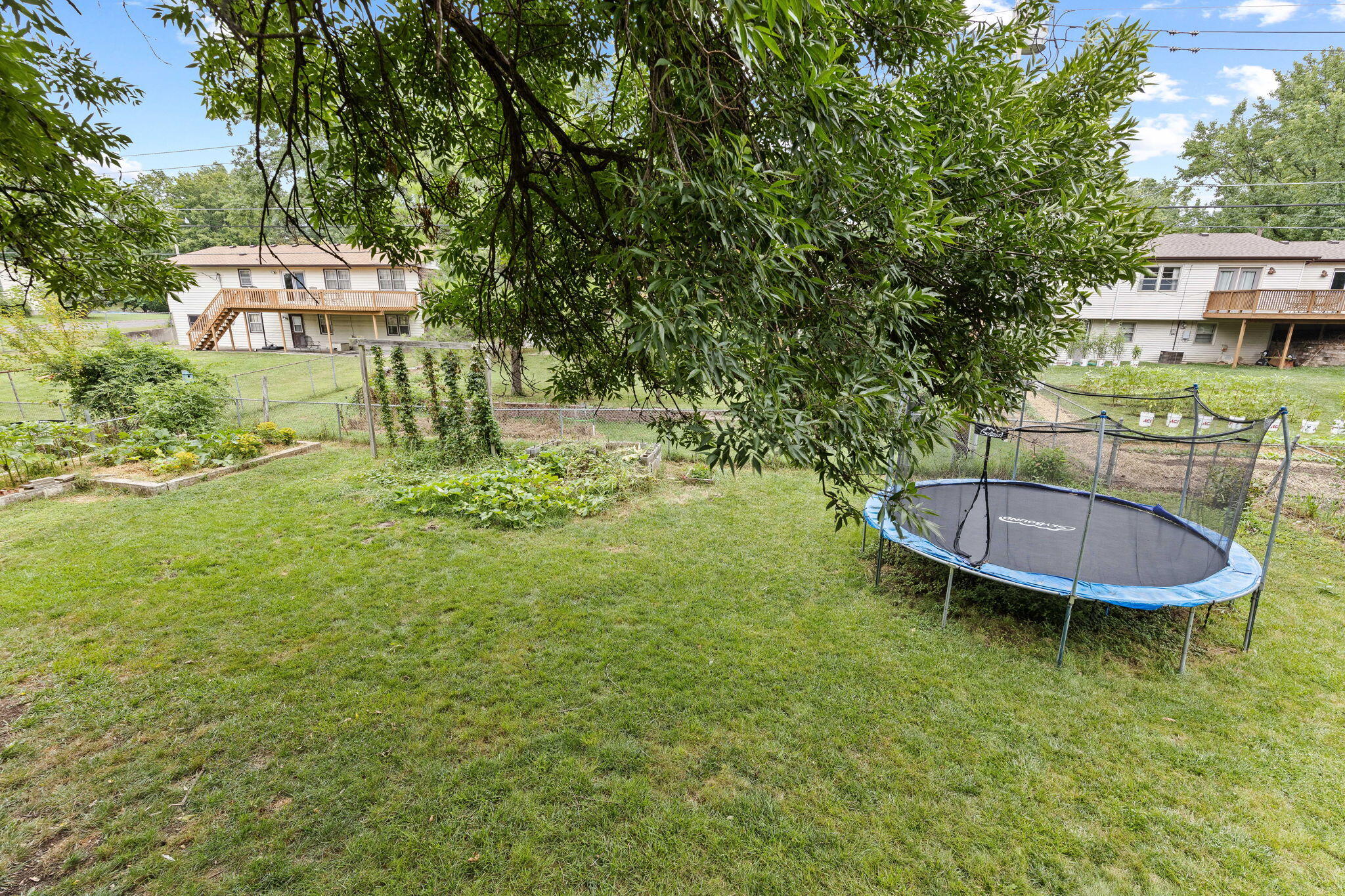 2012 SUNFLOWER ST