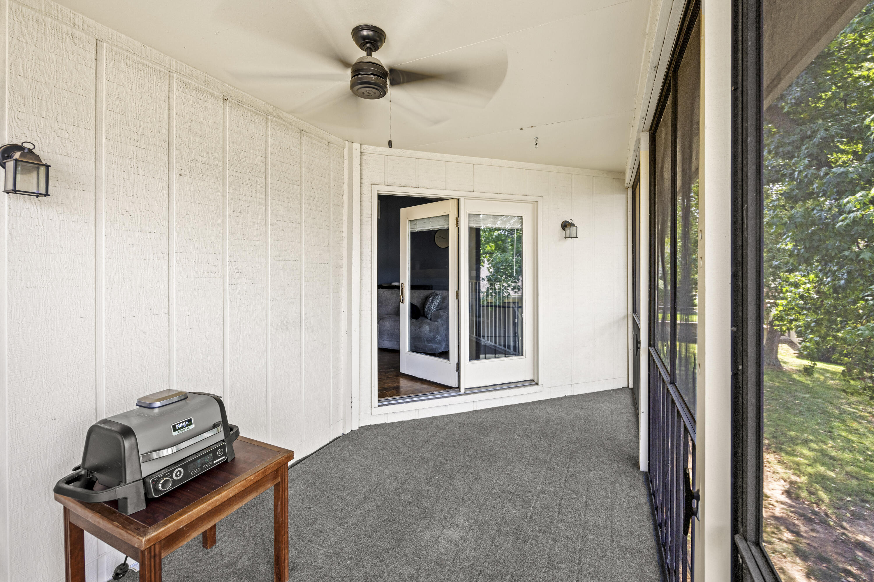 2208 PARK DEVILLE PL