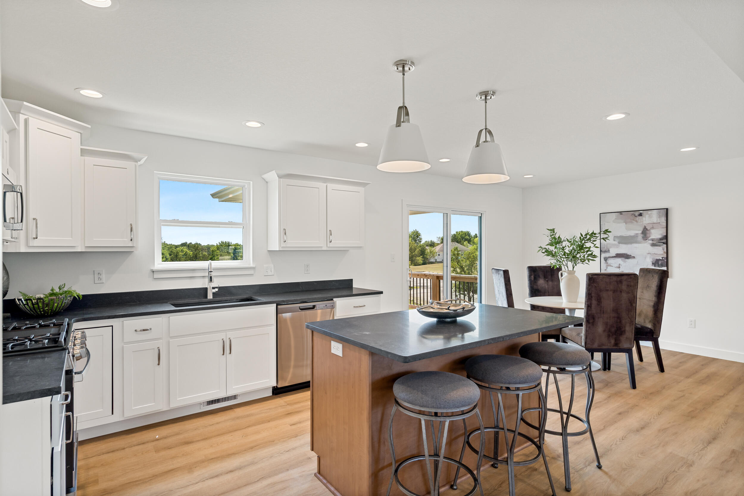 5916 HUNTINGTON CT