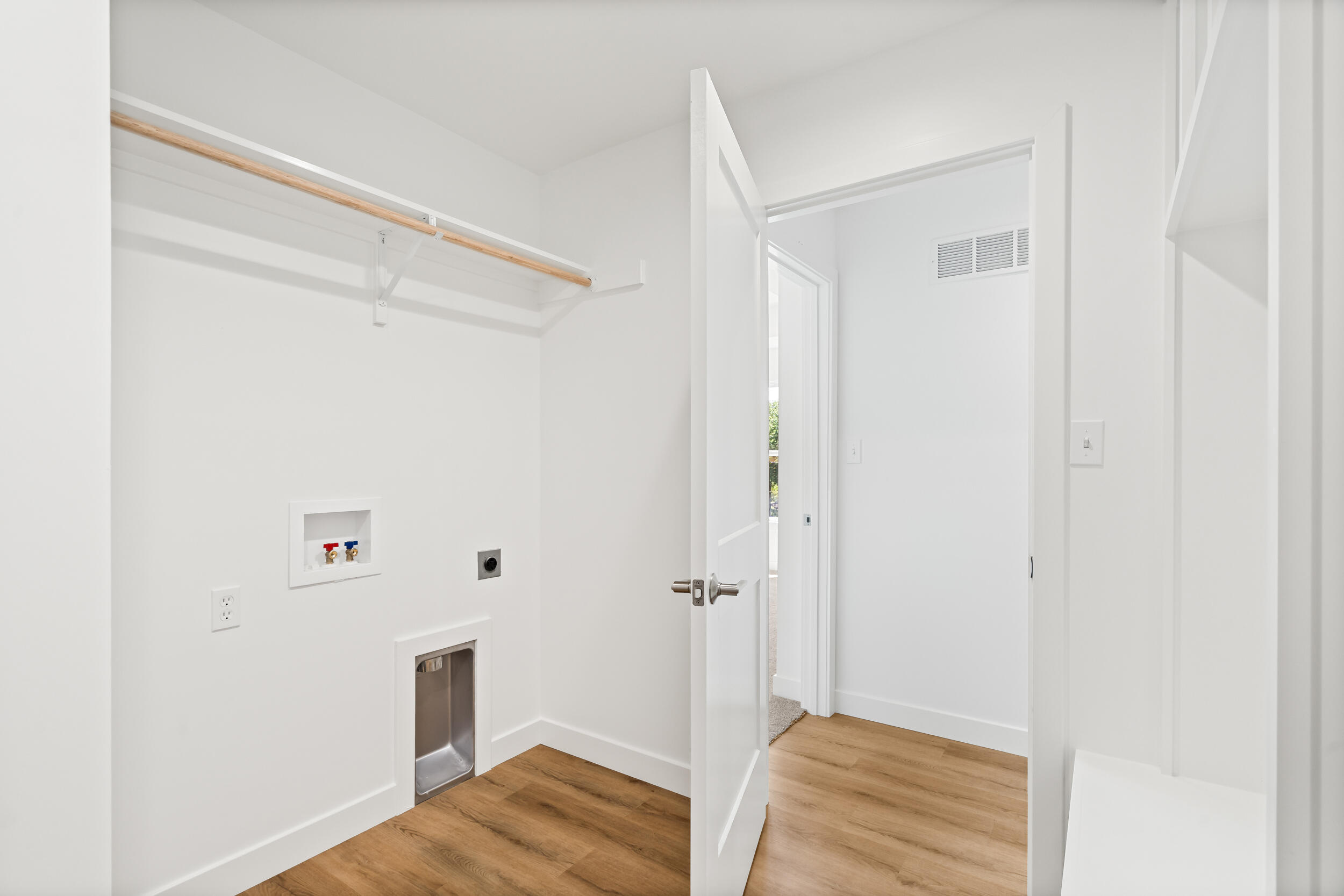5916 HUNTINGTON CT