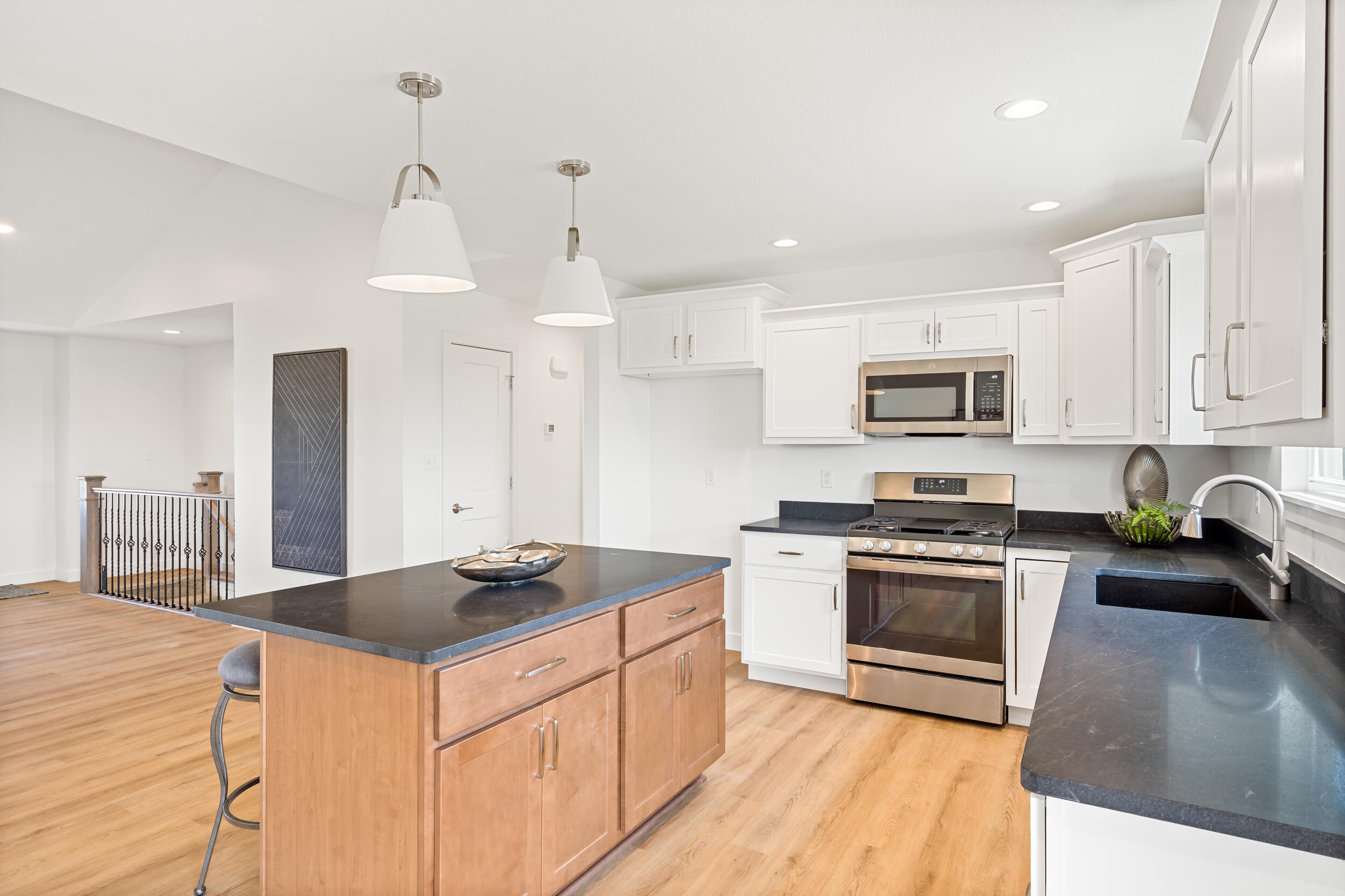 5916 HUNTINGTON CT