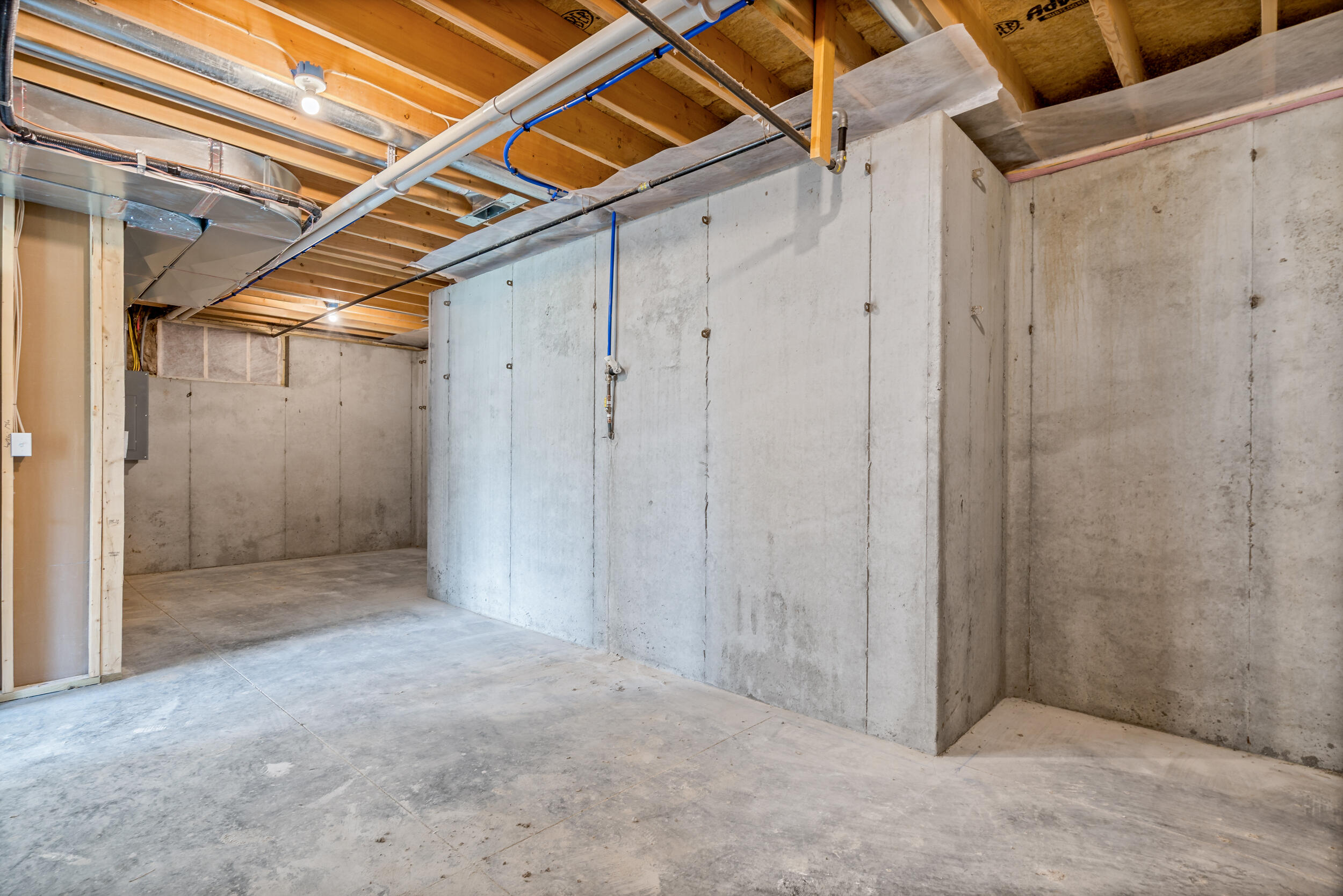5916 HUNTINGTON CT