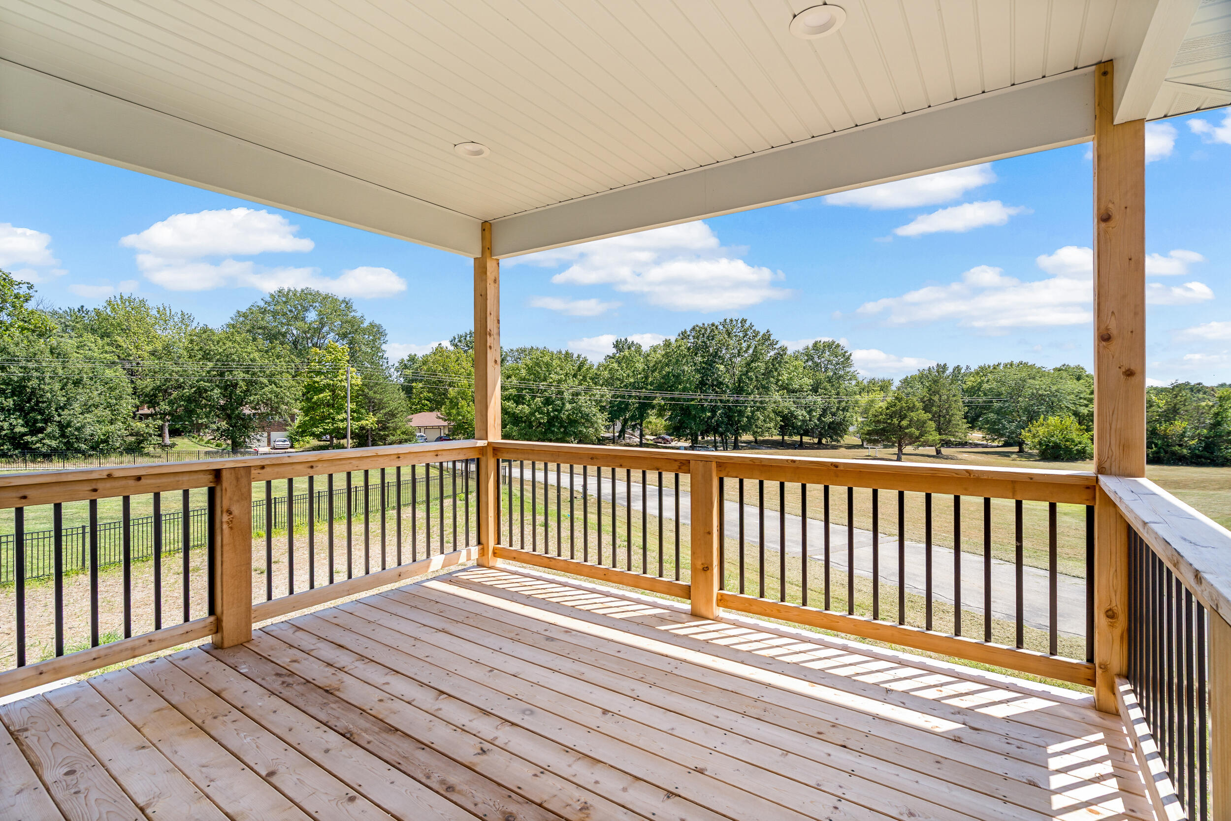 5916 HUNTINGTON CT