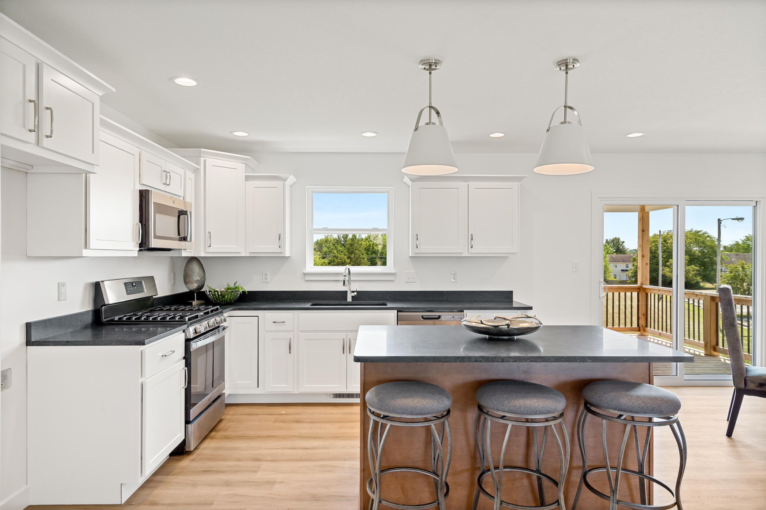 5916 HUNTINGTON CT