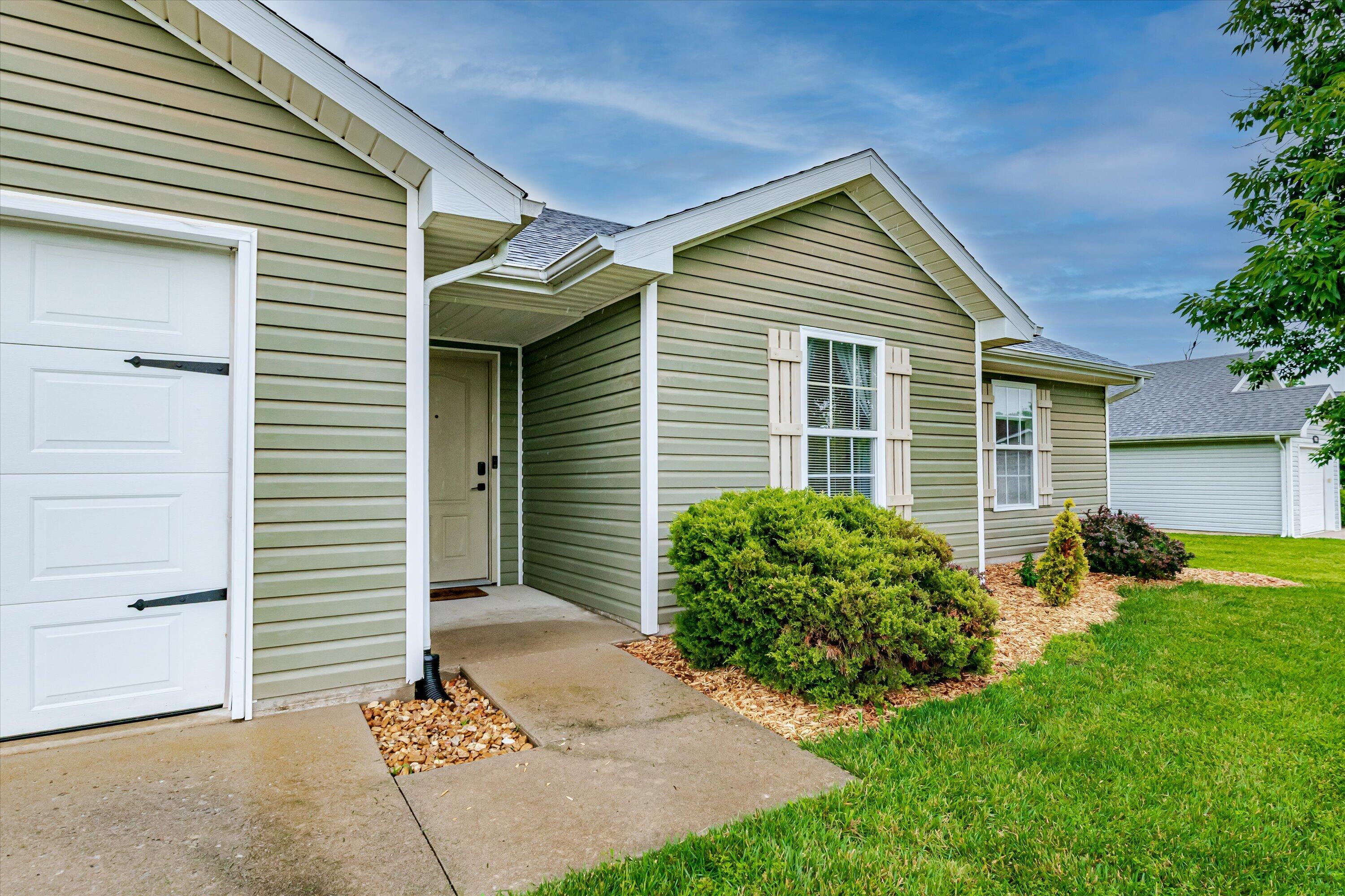 607 BEAR VALLEY CT