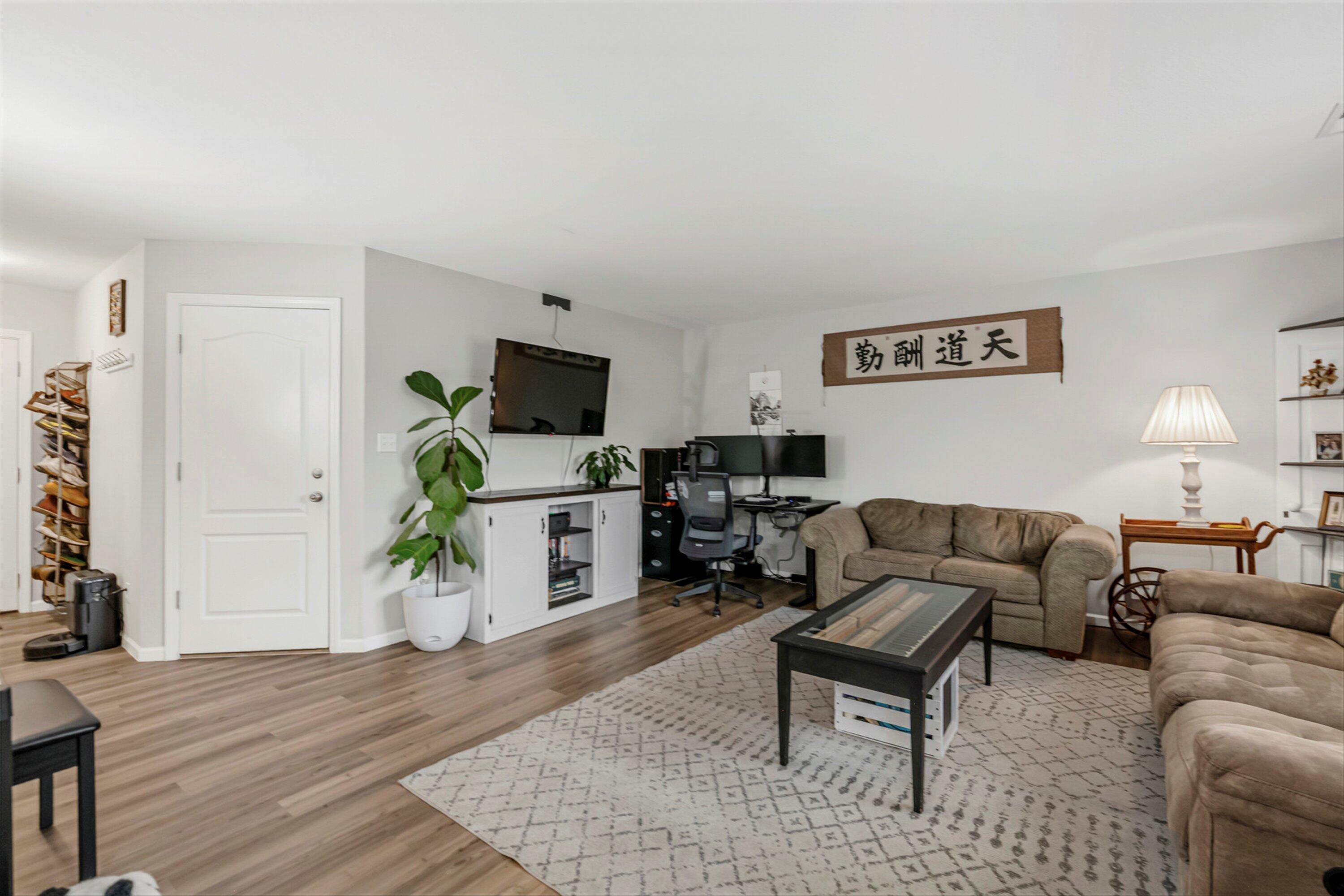 607 BEAR VALLEY CT