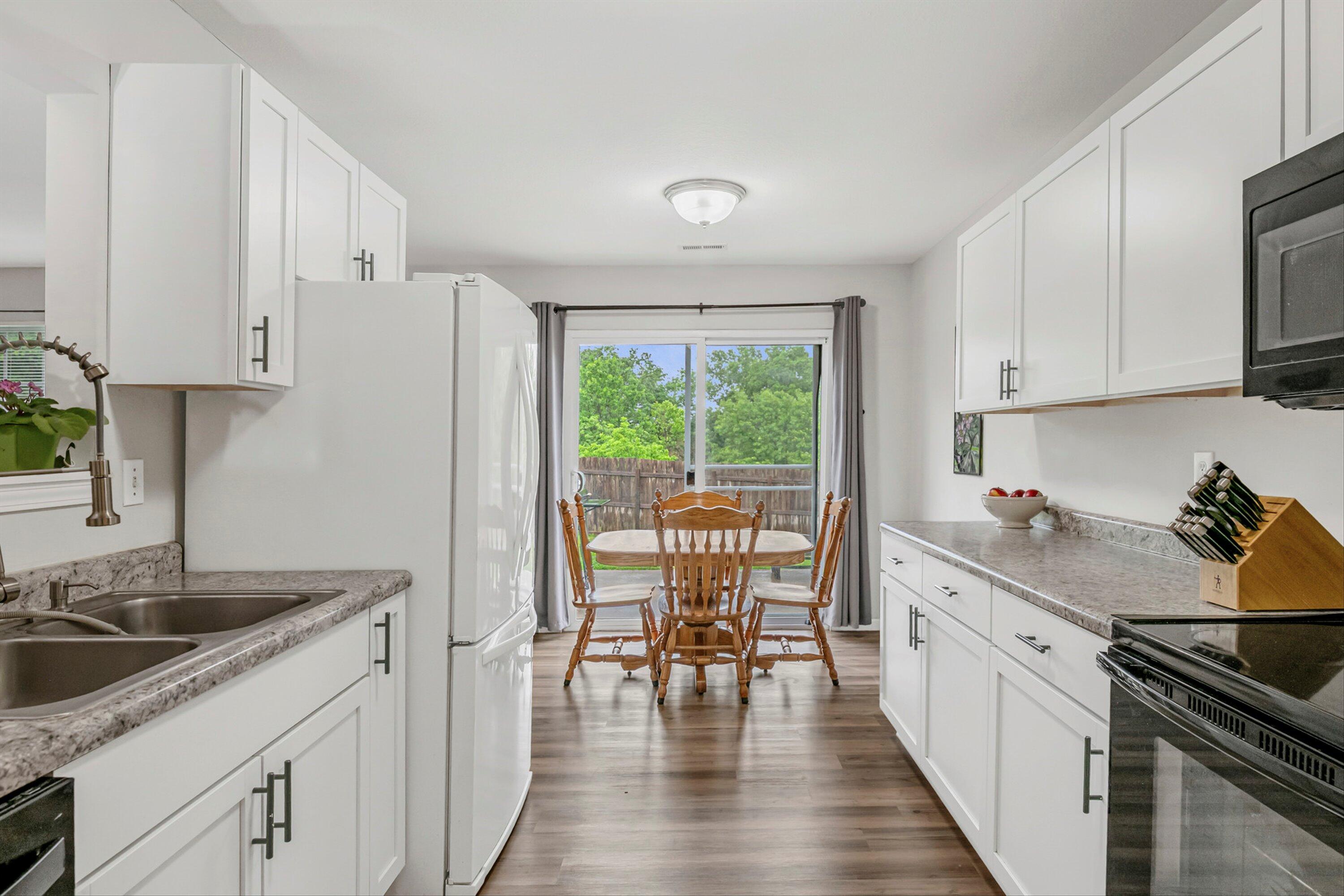 607 BEAR VALLEY CT