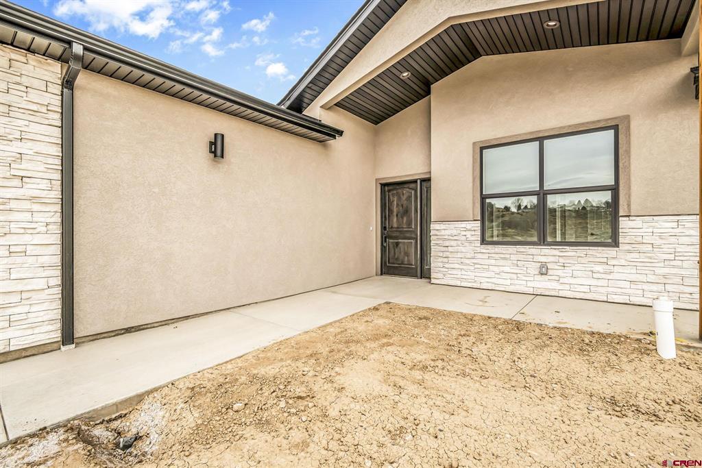 616 Alta Lakes Avenue