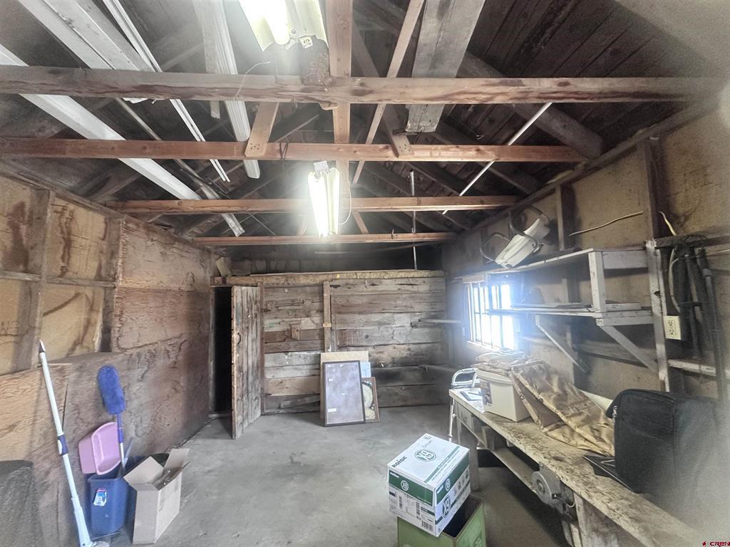1145 E 5th
