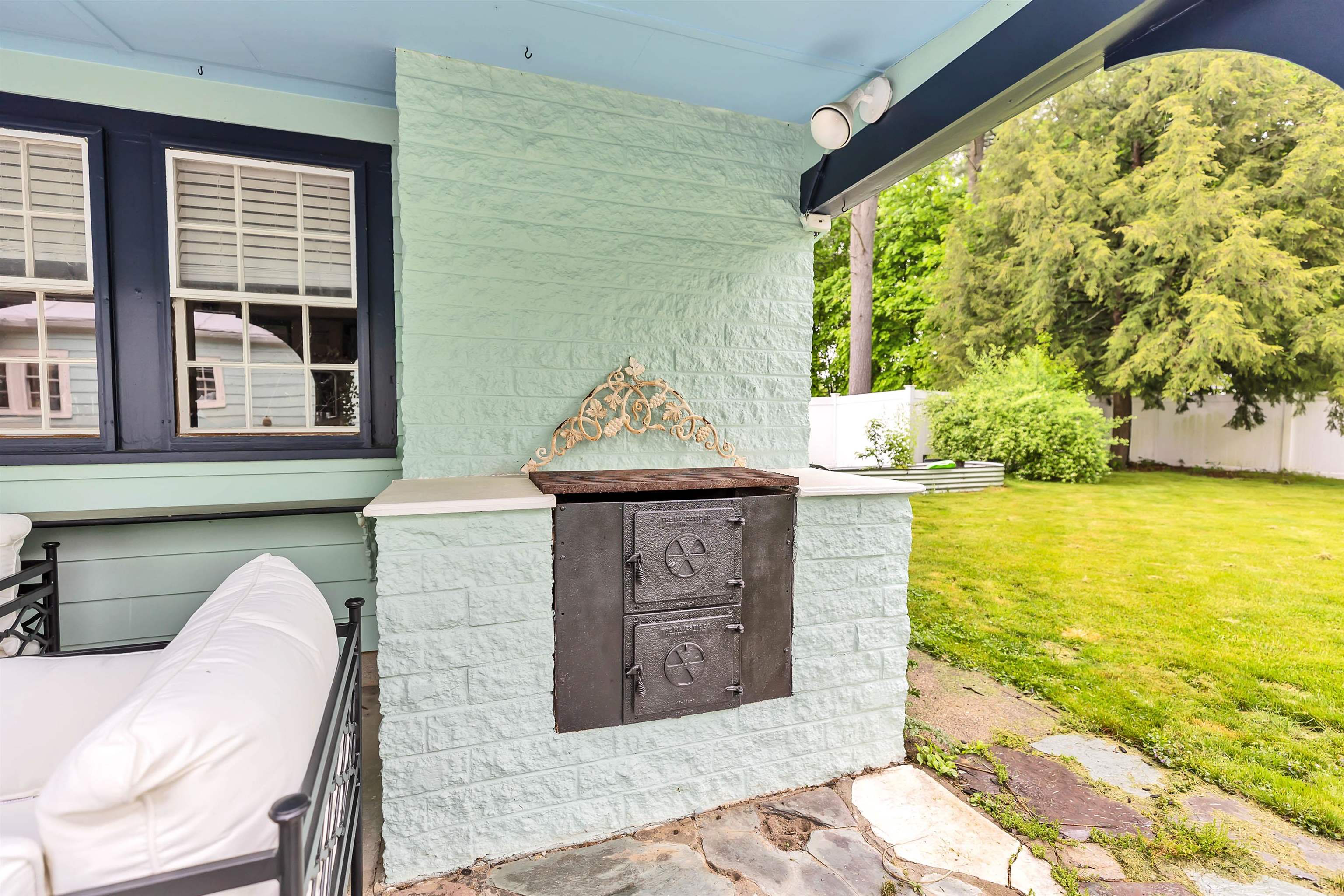 48 Edgewood Avenue