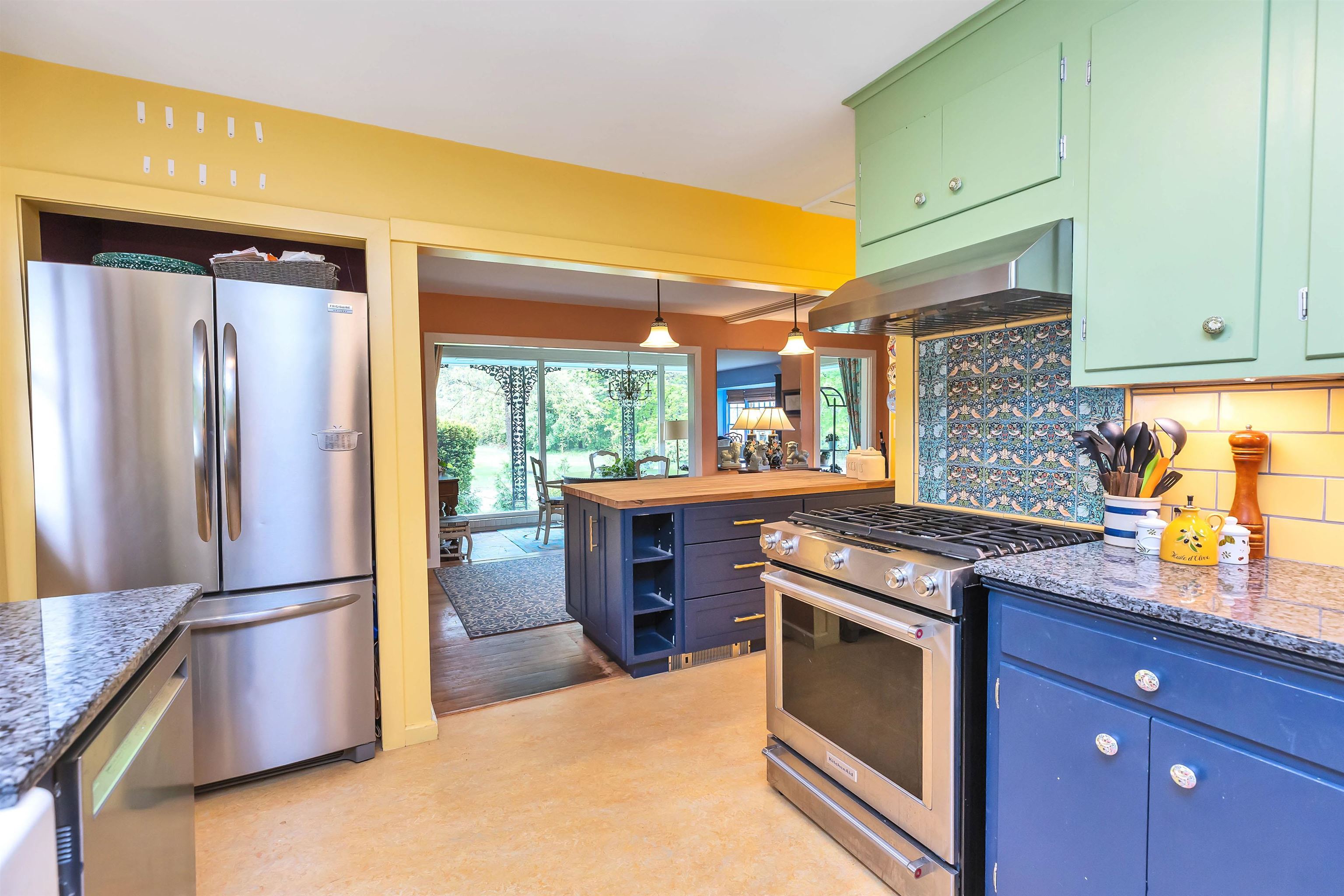 48 Edgewood Avenue