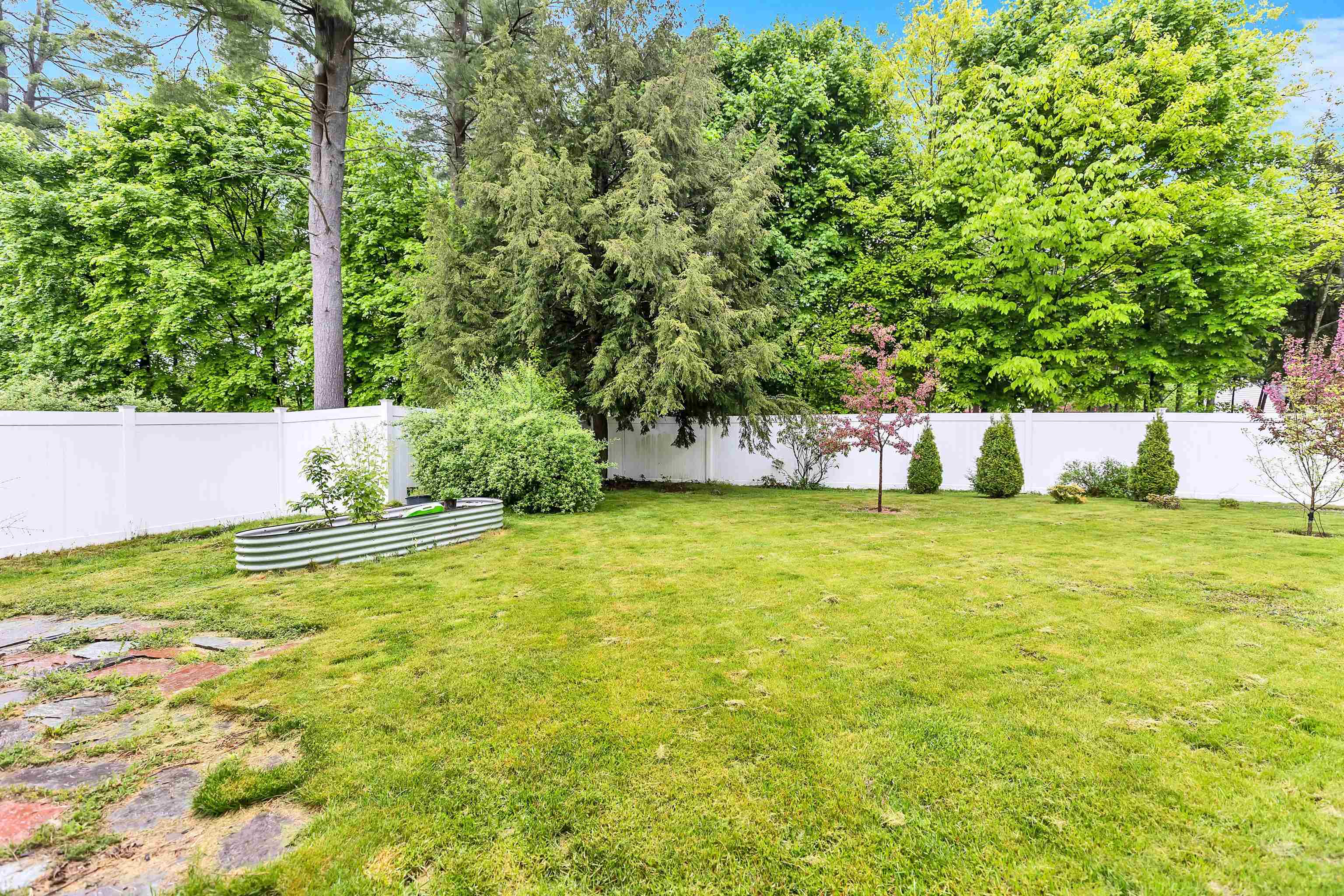 48 Edgewood Avenue