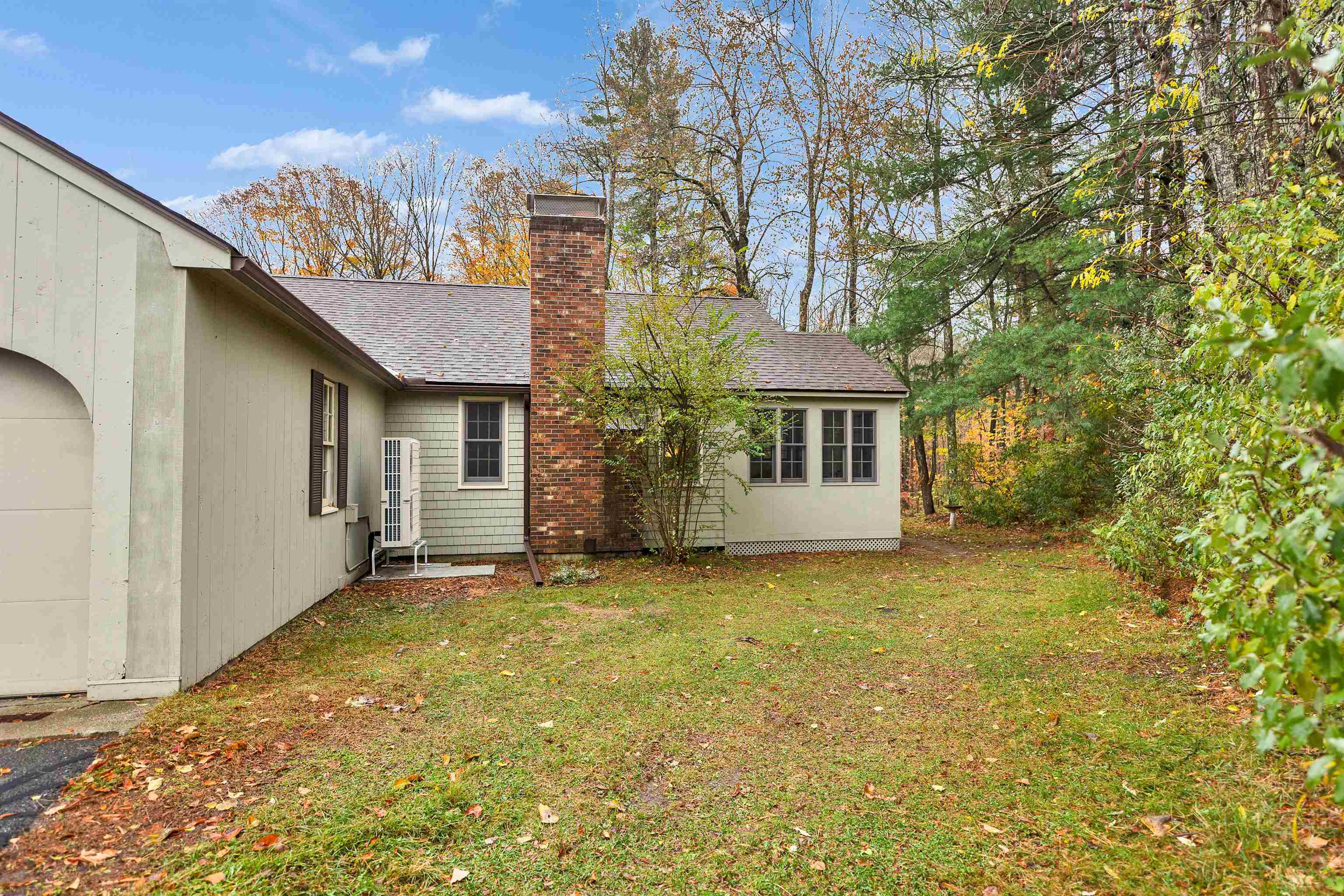 1 Colonial Square Unit: 1