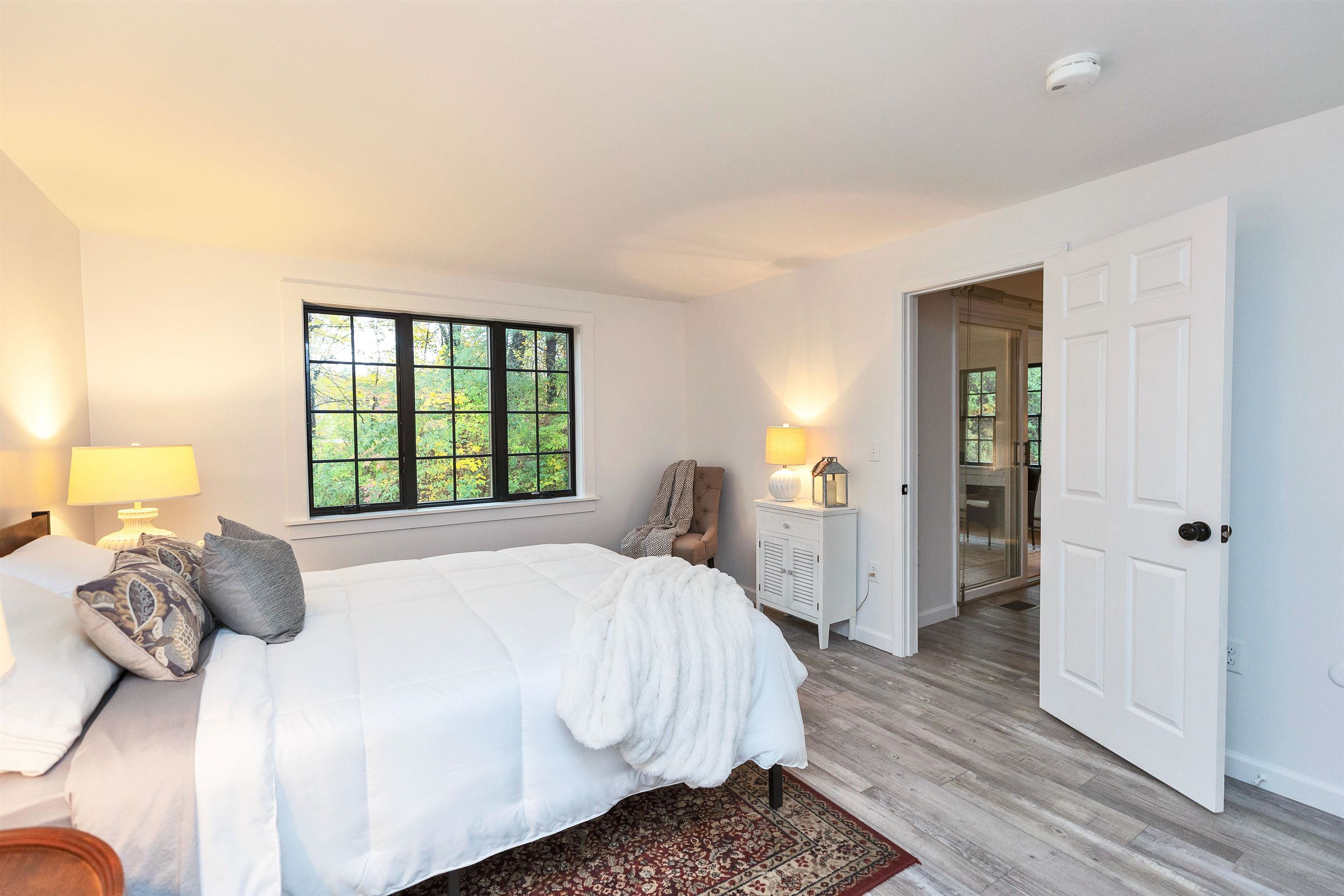 1 Colonial Square Unit: 1