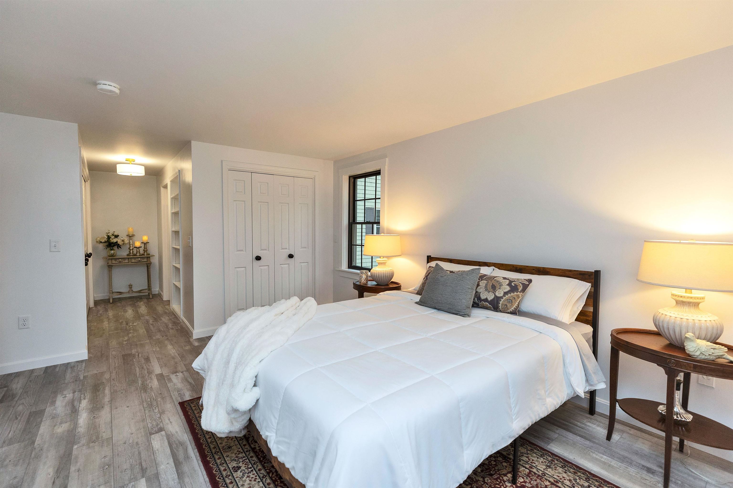 1 Colonial Square Unit: 1