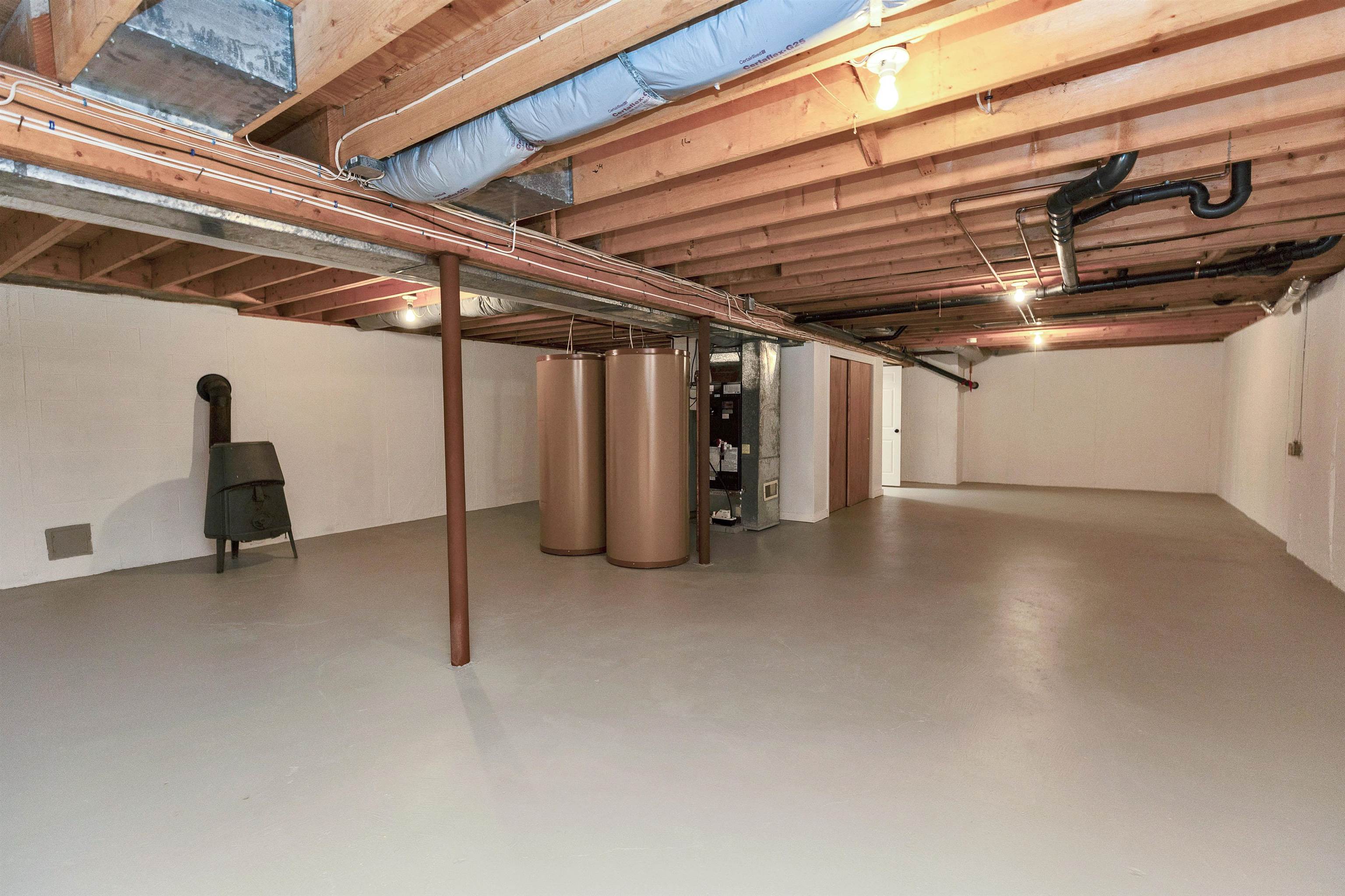 1 Colonial Square Unit: 1