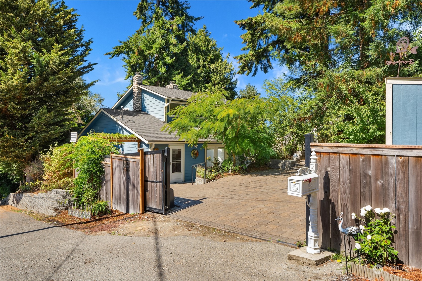 8636 Fauntleroy Place SW