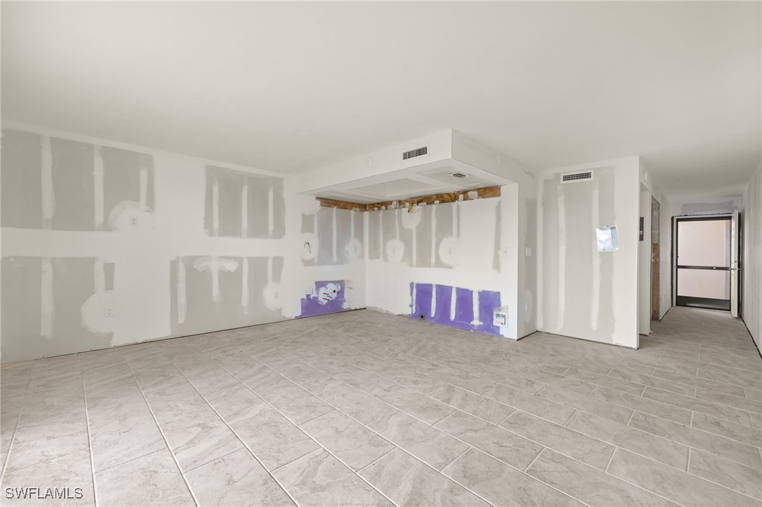 671 E Gulf DR 5B2