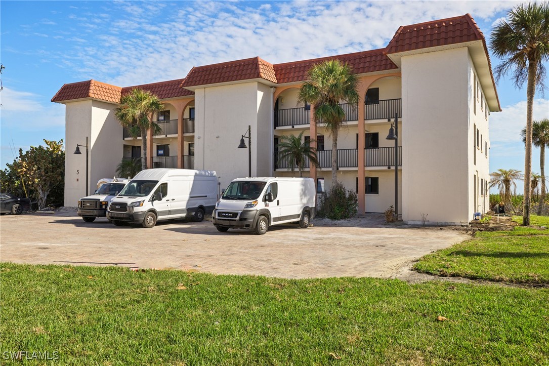 671 E Gulf DR 5B2